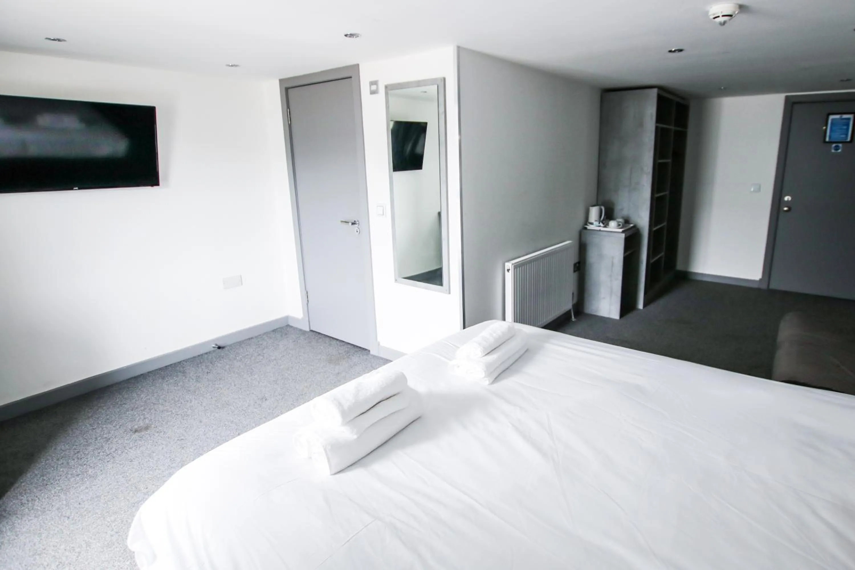 Bed in Brunswick Merchant City Hotel