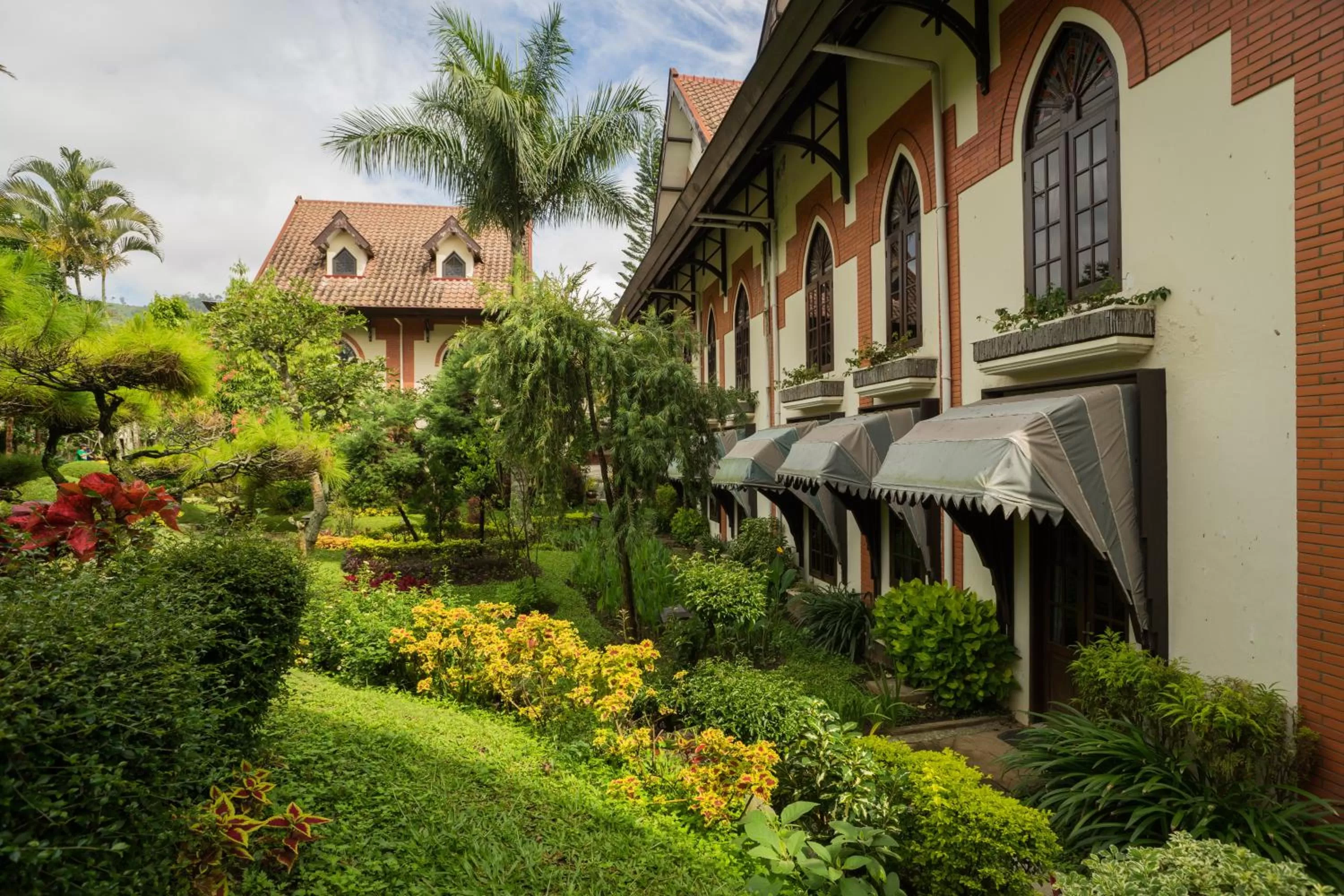 Garden in Royal Hotel and Villa Batu