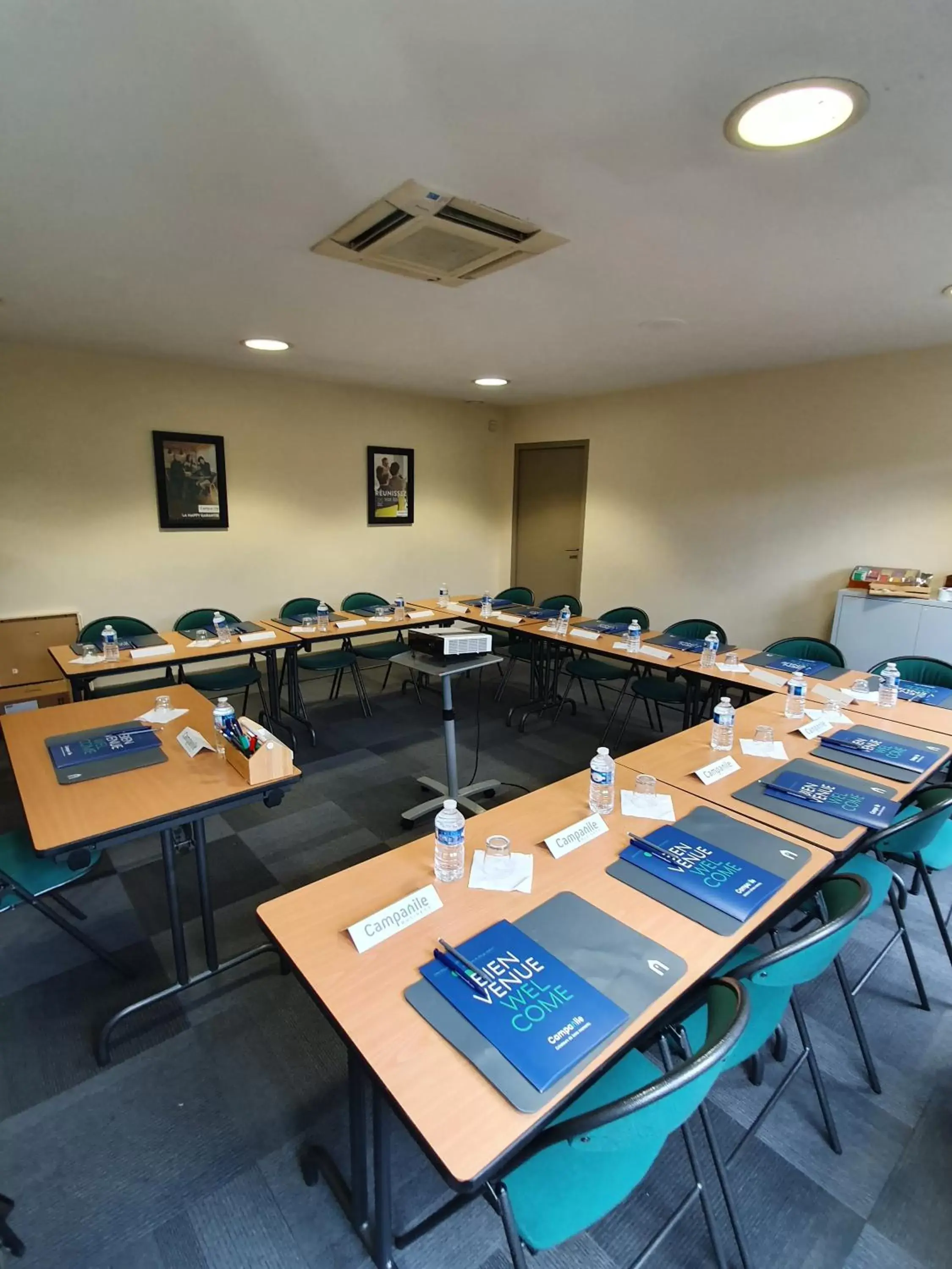 Meeting/conference room in Campanile Montargis - Amilly