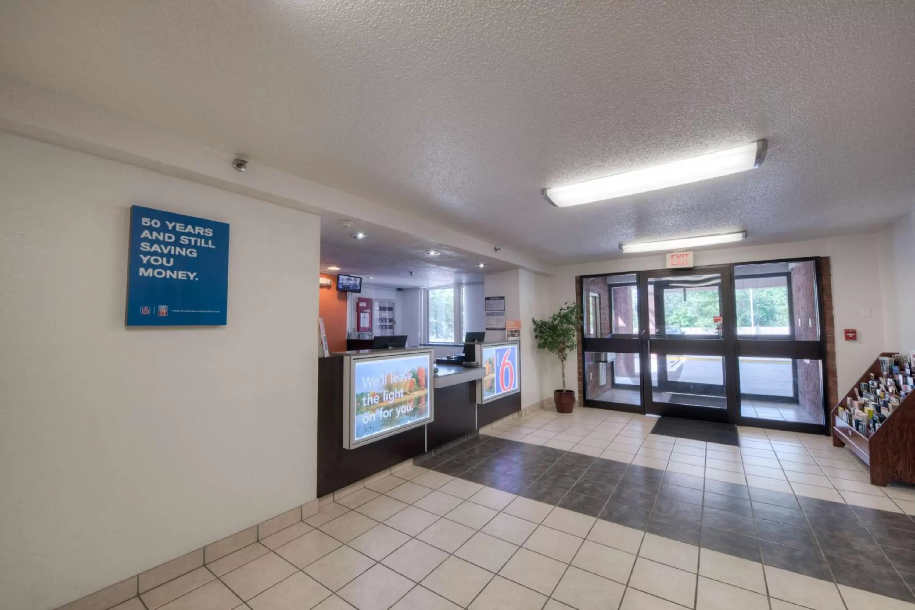 Lobby or reception in Motel 6-Branford, CT - New Haven