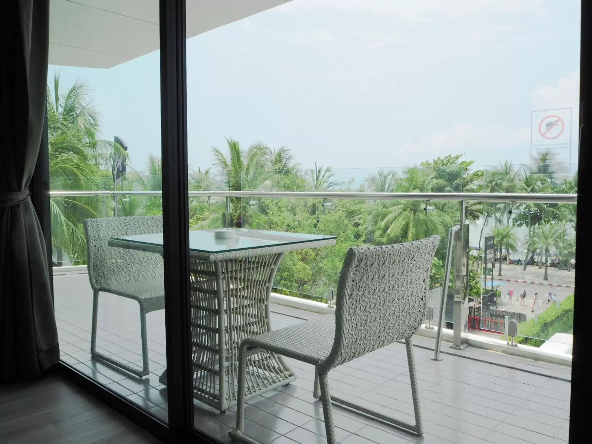 View (from property/room), Balcony/Terrace in Mera Mare Pattaya
