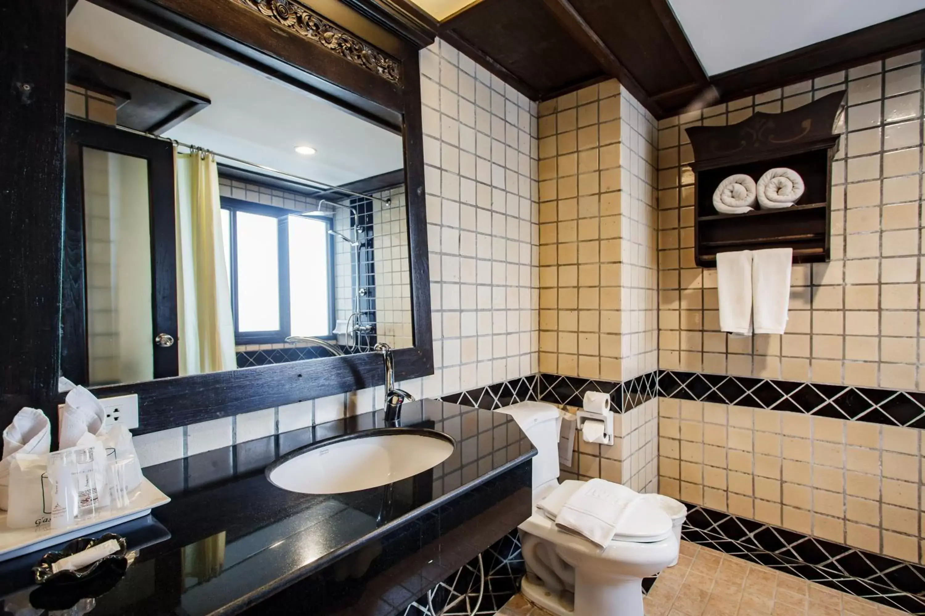 Shower, Bathroom in Raming Lodge Hotel & Spa