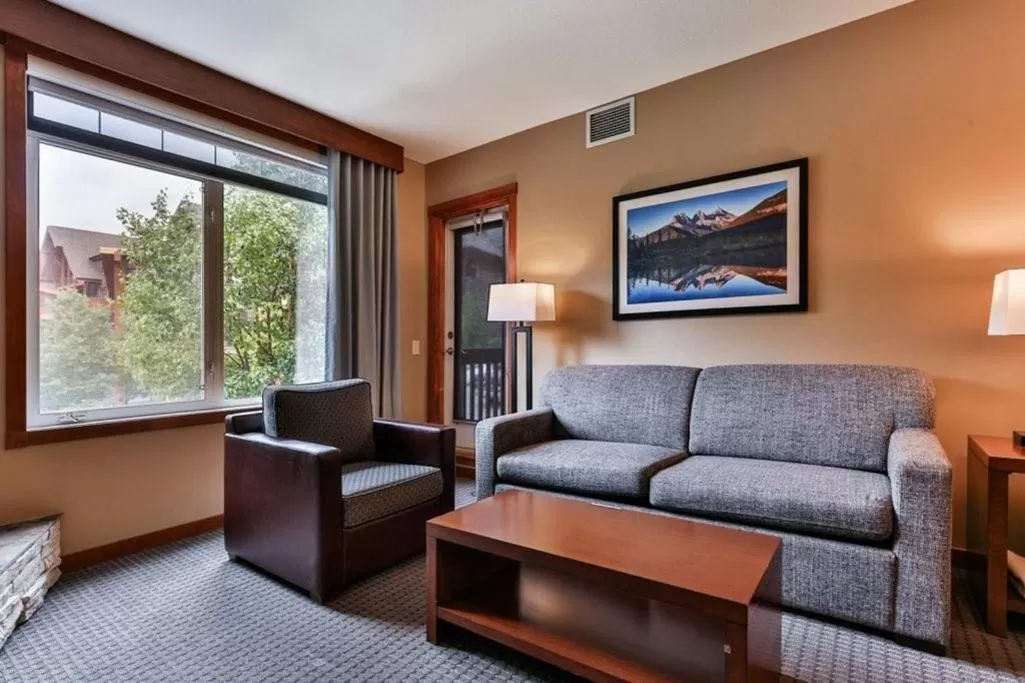 Seating Area in B&B Falcon Crest Lodge 1BR 1Pullout