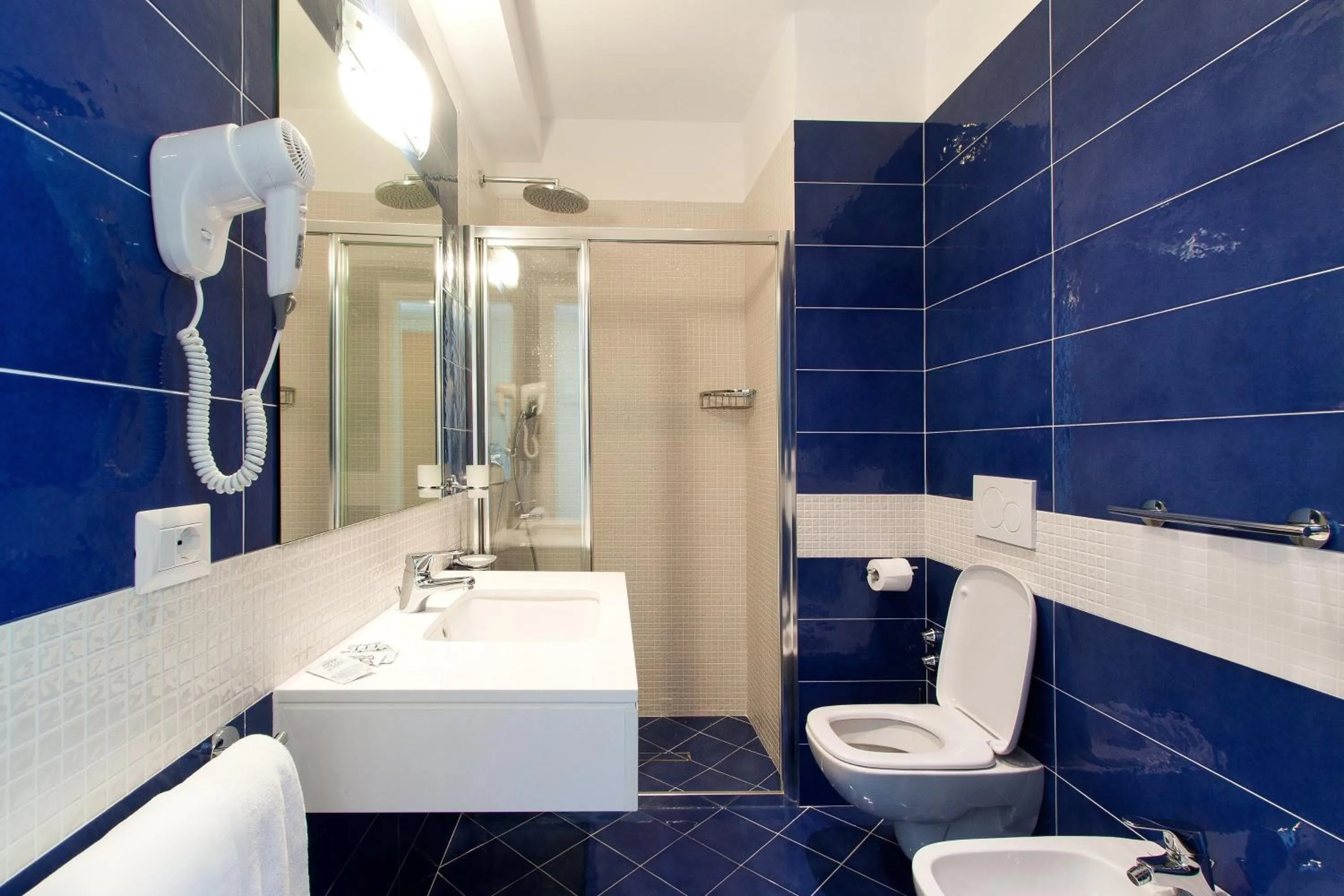 Toilet in Hotel Metropole