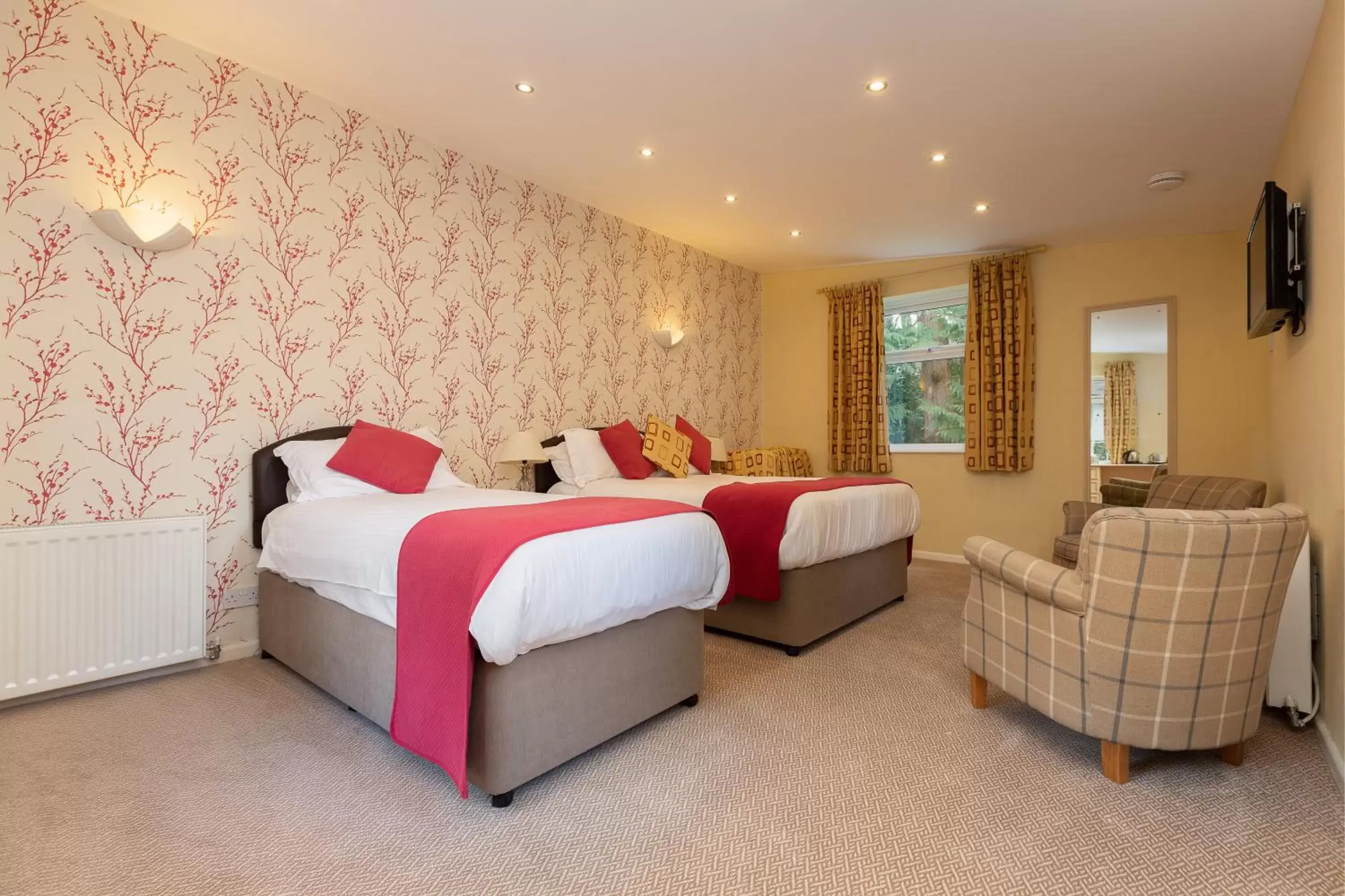 Bedroom in Burn How Garden House Hotel