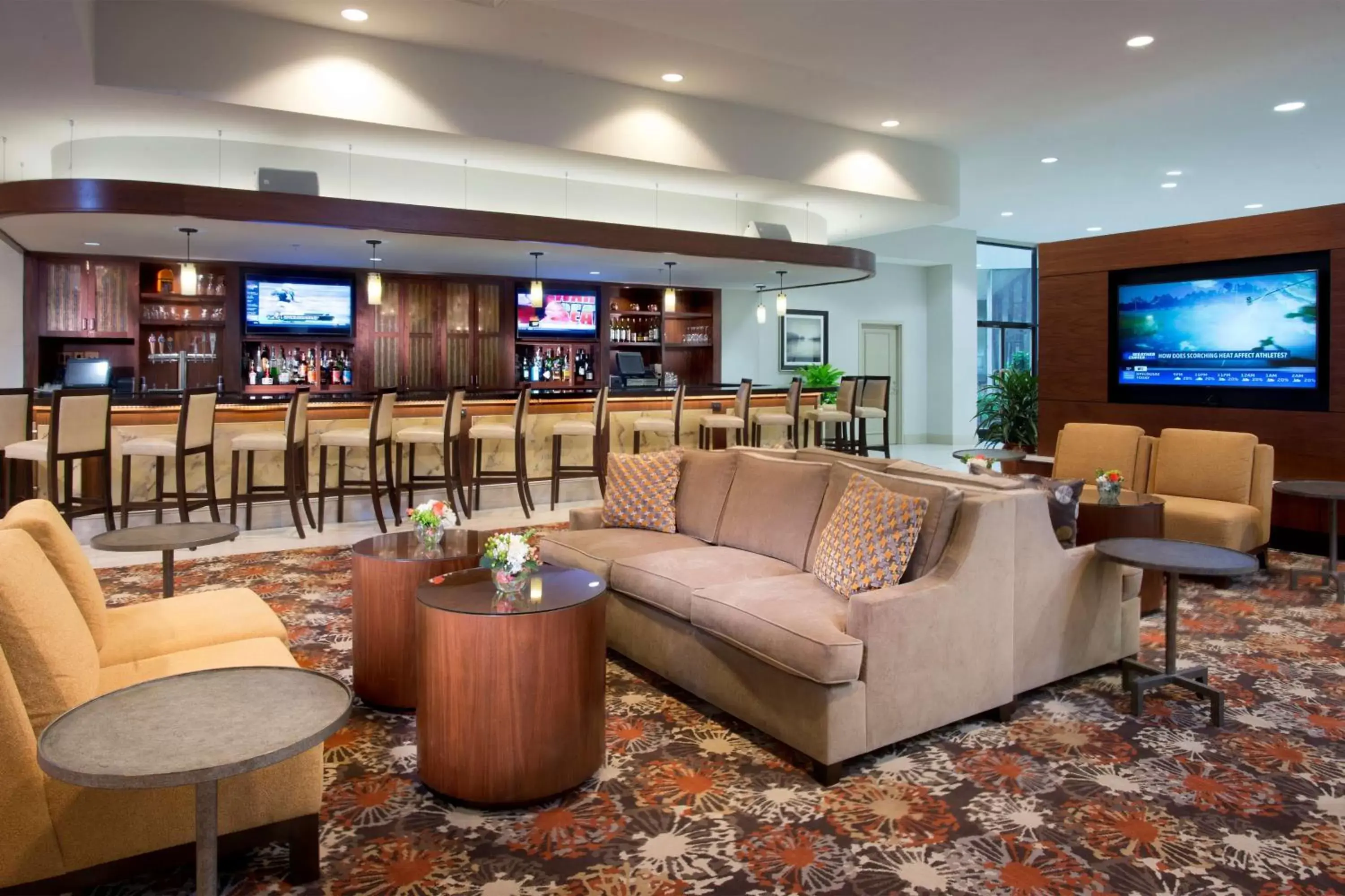 Lobby or reception, Lounge/Bar in DoubleTree by Hilton Lafayette