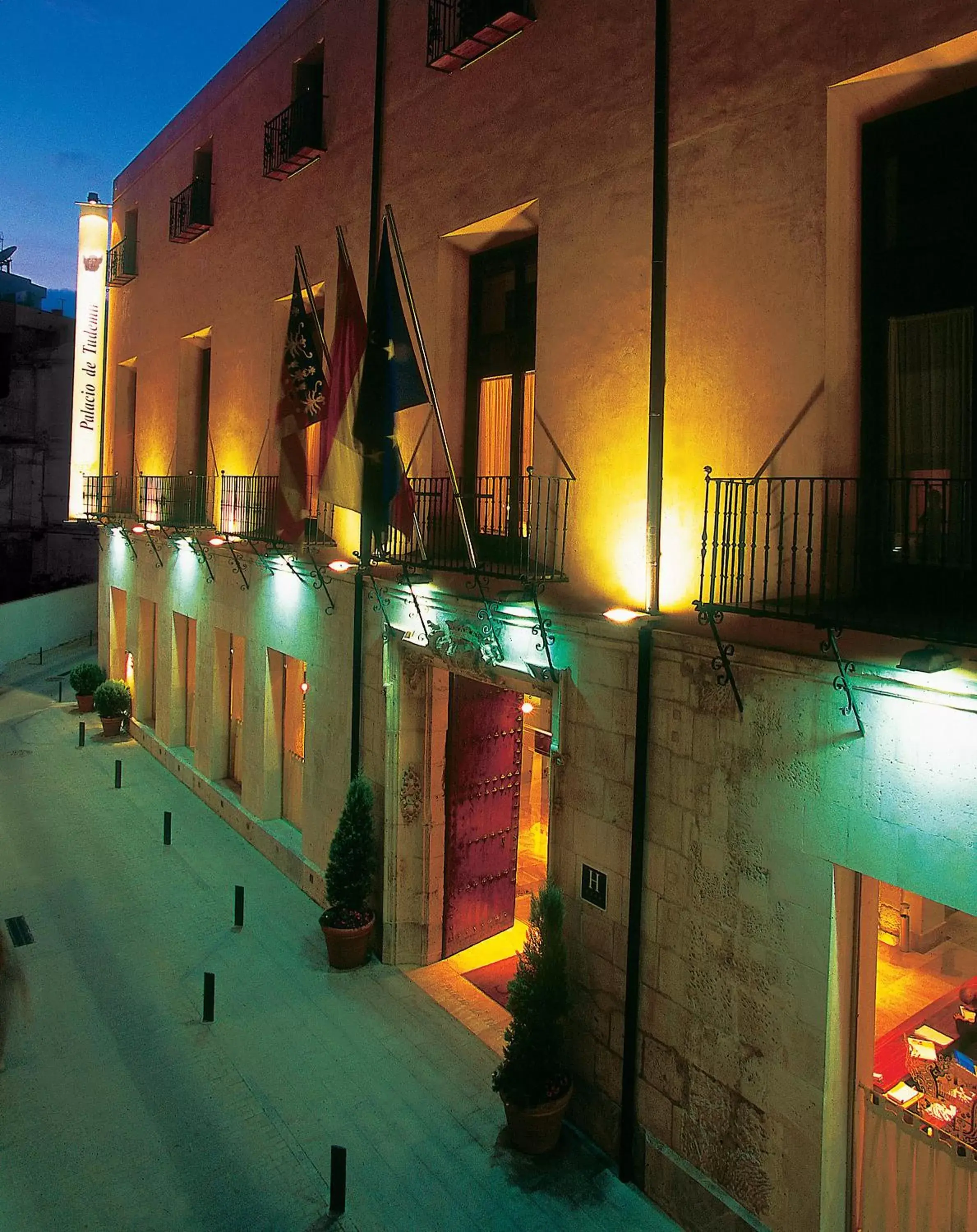 Facade/entrance, Property Building in Sercotel Palacio de Tudemir