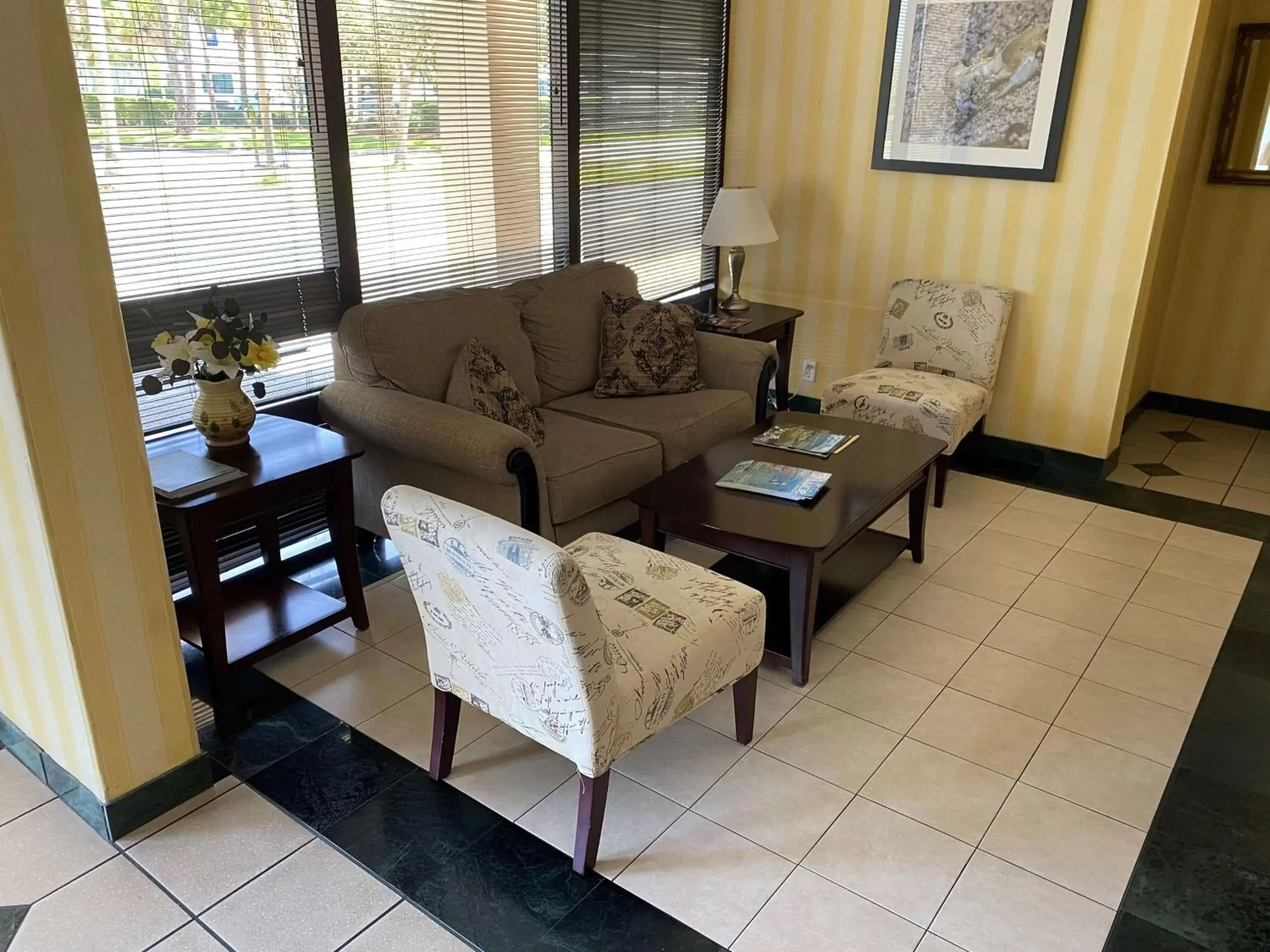 Lobby or reception, Seating Area in SureStay Hotel by Best Western Fort Pierce