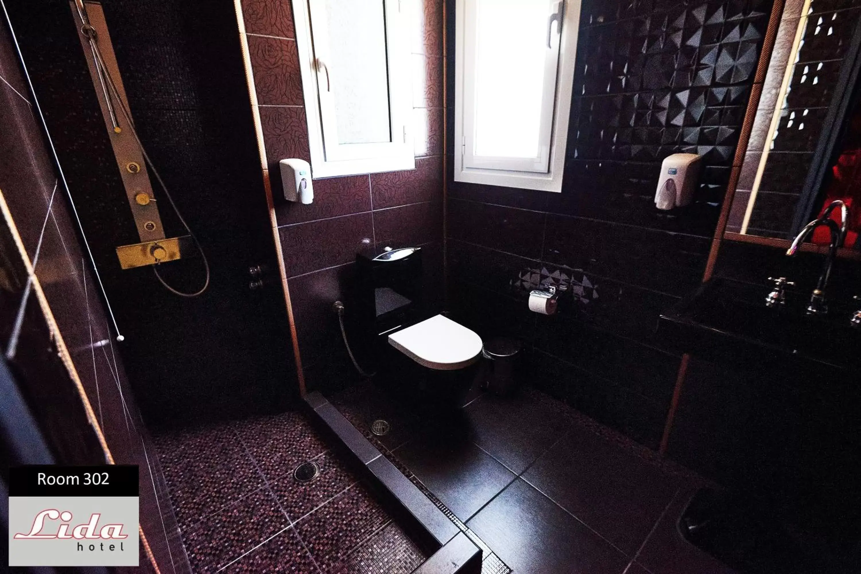 Bathroom in Lida Hotel