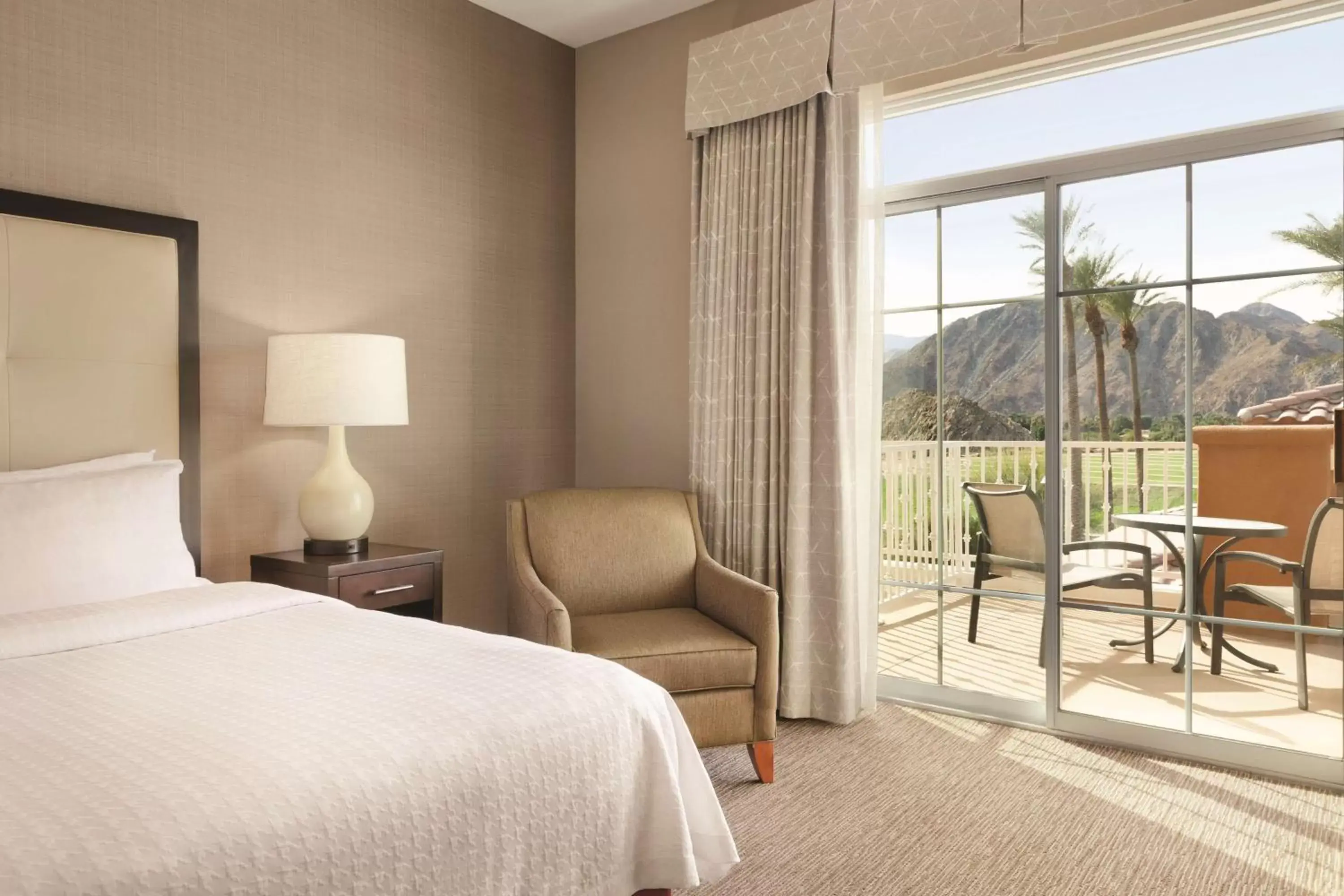 Living room, Bed in Homewood Suites by Hilton La Quinta