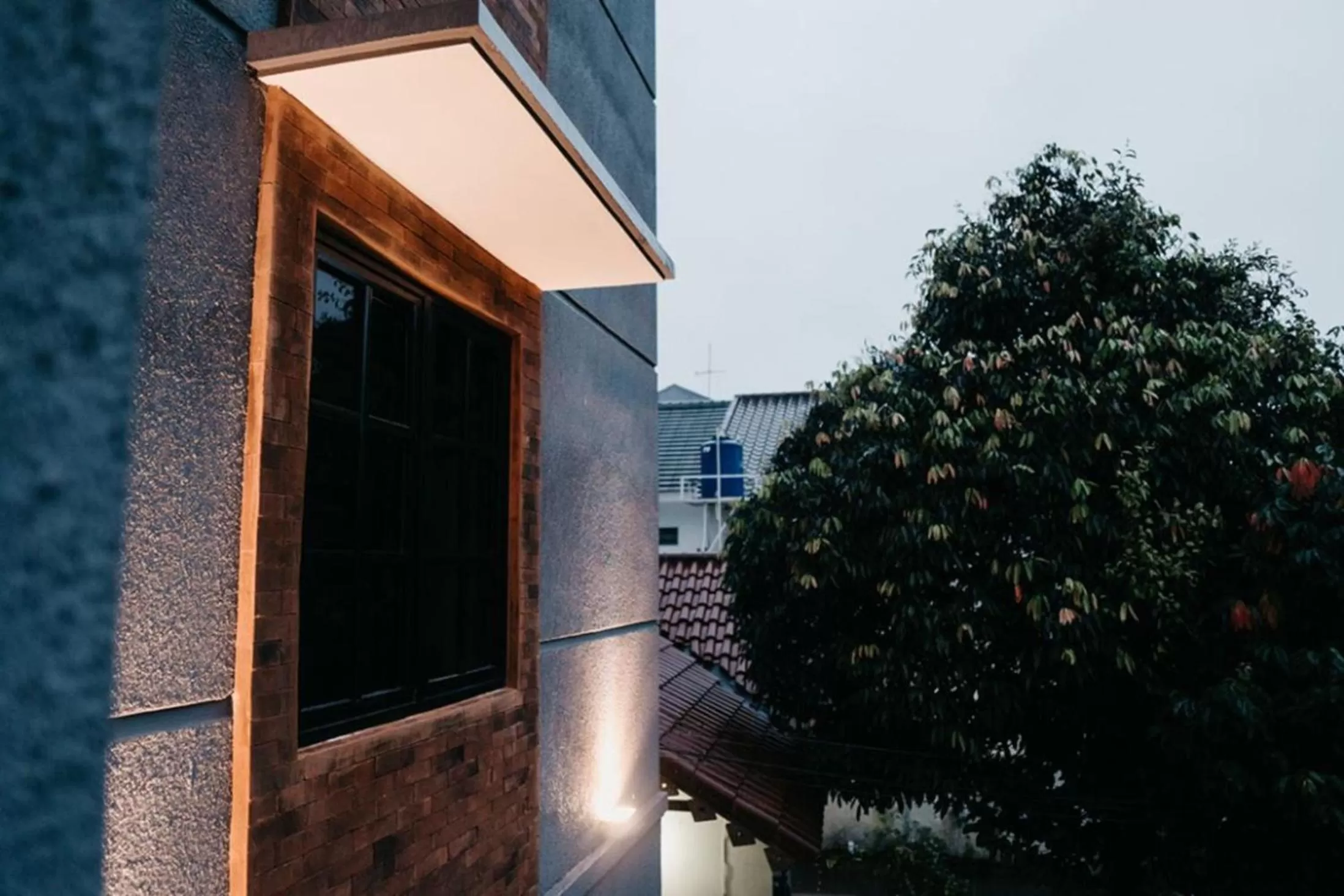 Balcony/Terrace in Tuju Abuserin Syariah