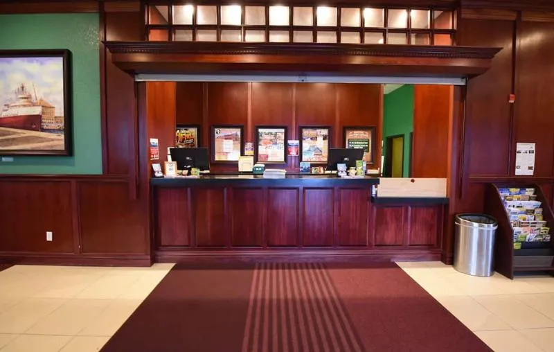 Lobby or reception in Mackinaw Beach and Bay Inn & Suites