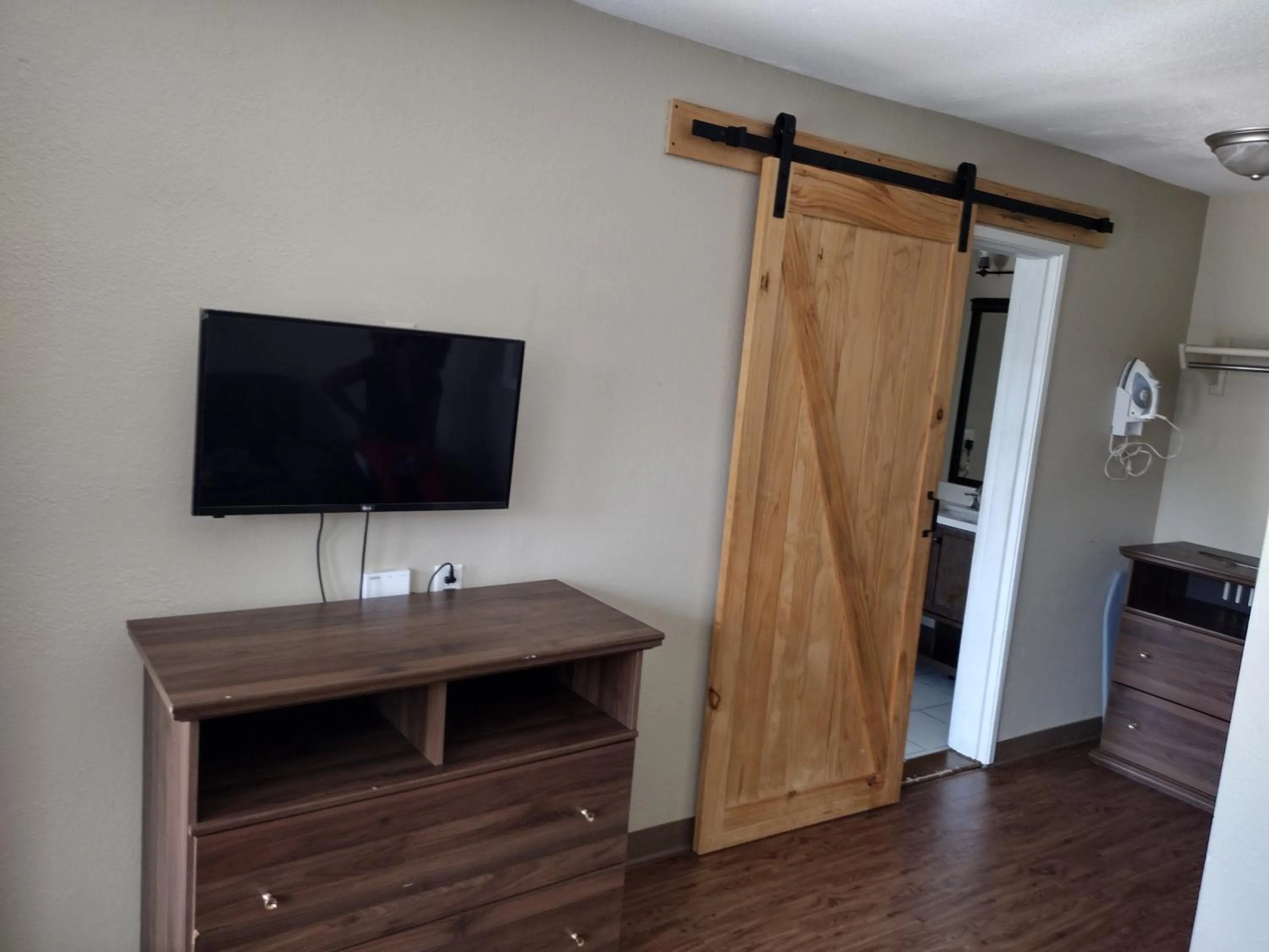 Other, TV/Entertainment Center in Capital O Hotel Richmond Hill/Savannah area I-95