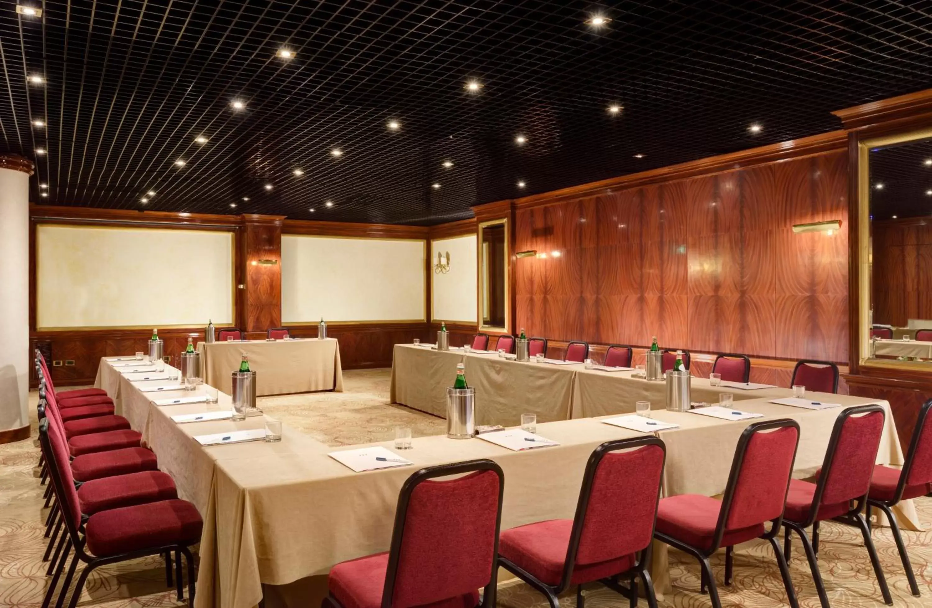 Meeting/conference room in UNAHOTELS Scandinavia Milano