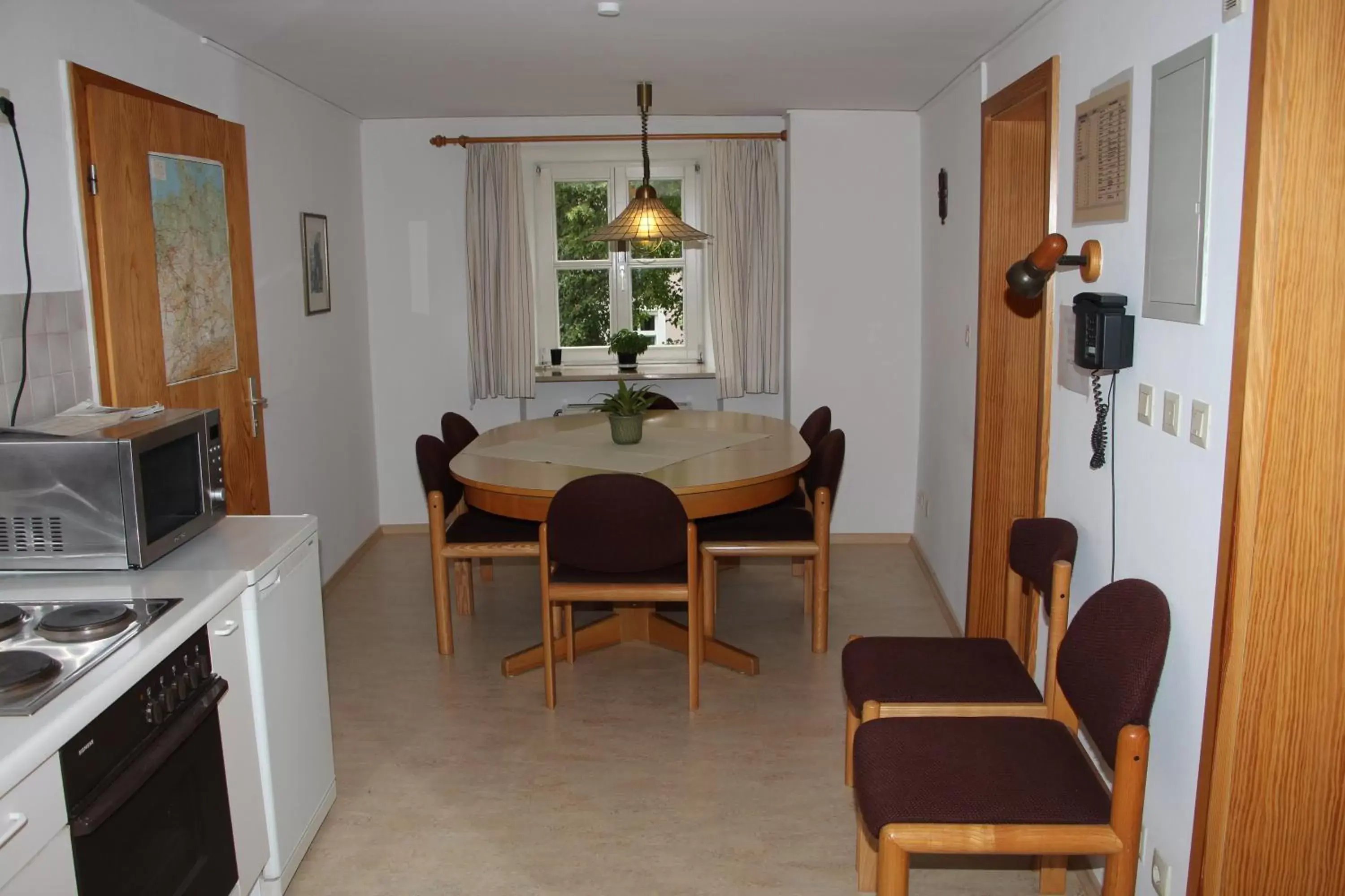 Kitchen or kitchenette, Dining Area in Gästehaus der Katholischen Akademie