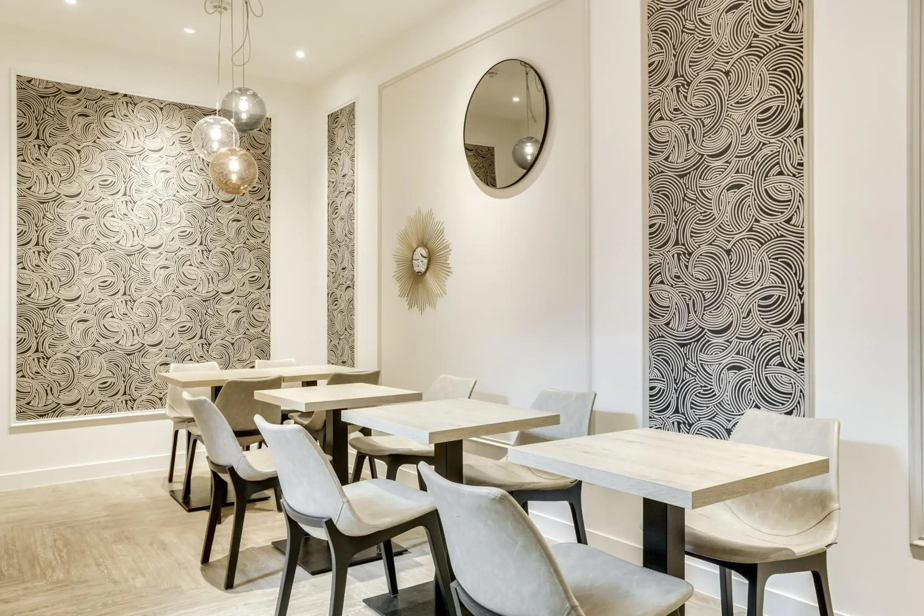 Restaurant/places to eat in Hotel Courseine Restaurant/places to eat in Hotel Courseine