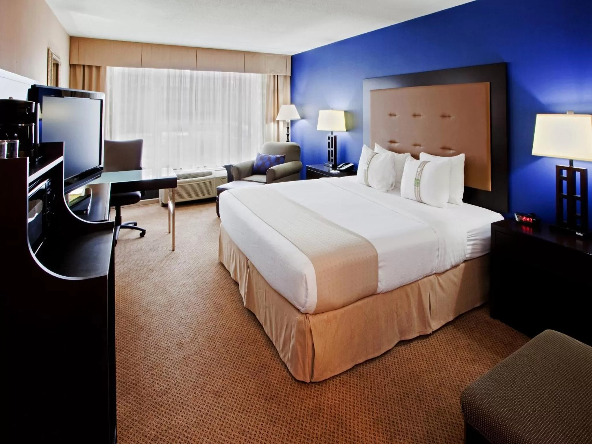 Bed in Holiday Inn Washington D.C. - Greenbelt Maryland by IHG