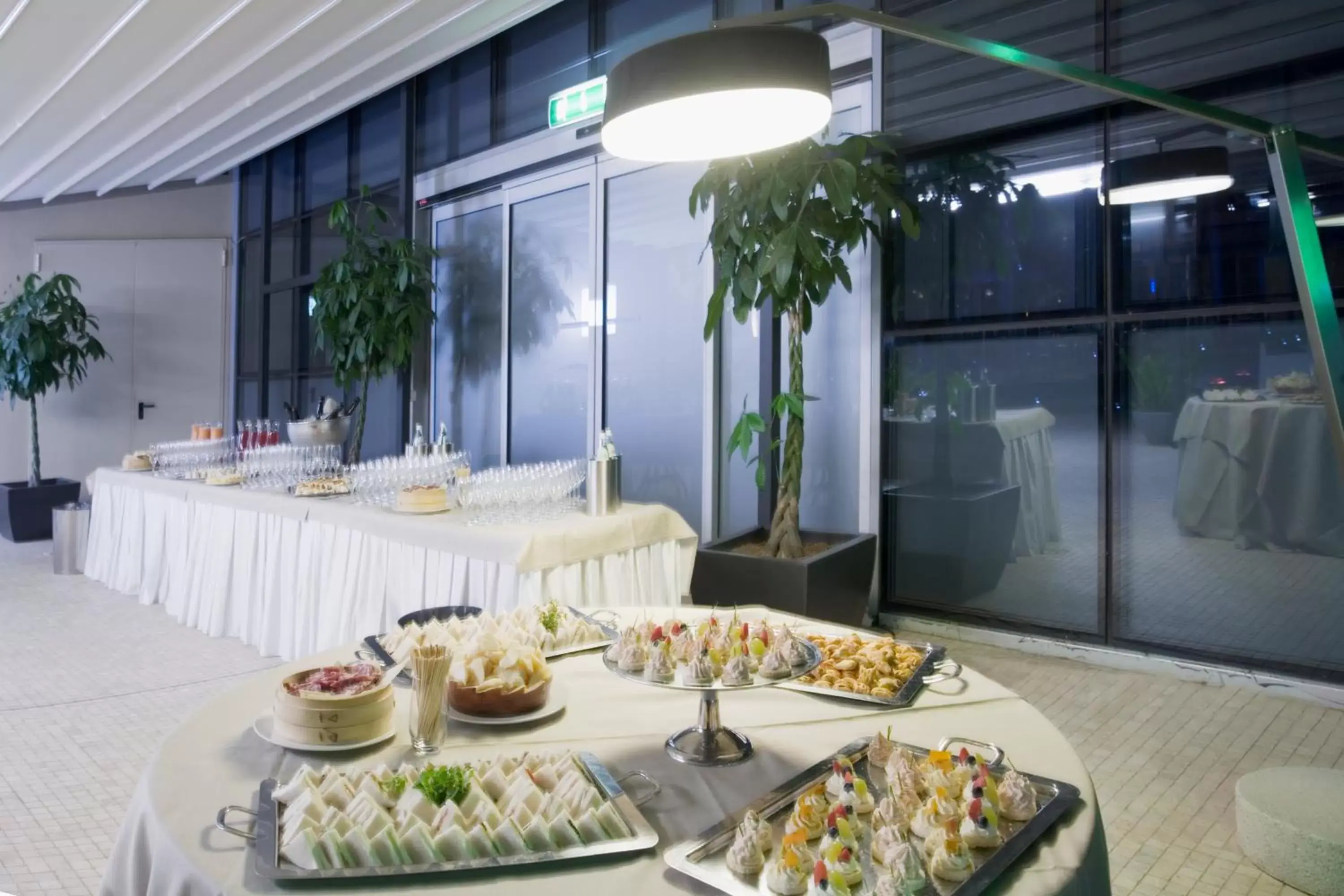 Business facilities in UNAHOTELS T Hotel Cagliari