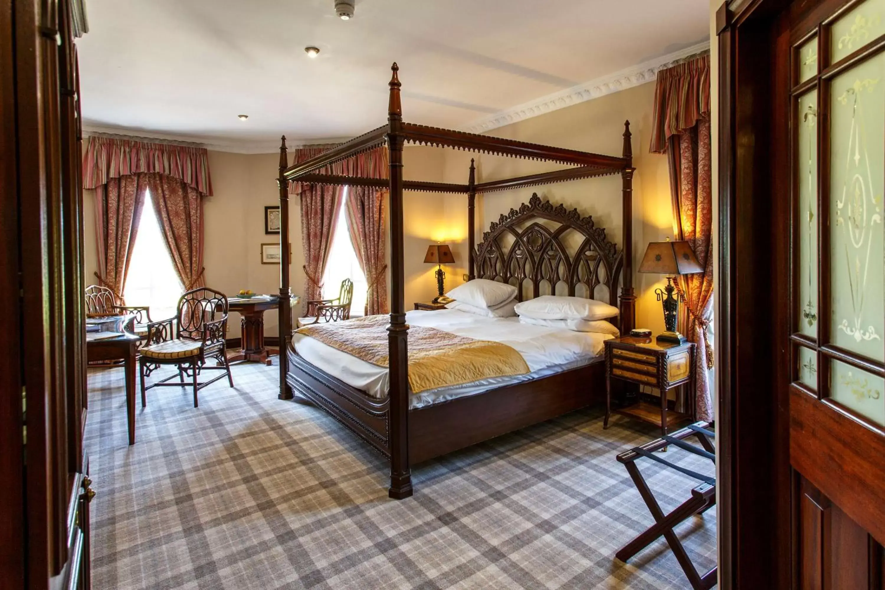 Photo of the whole room, Bed in Hardwick Hall Hotel