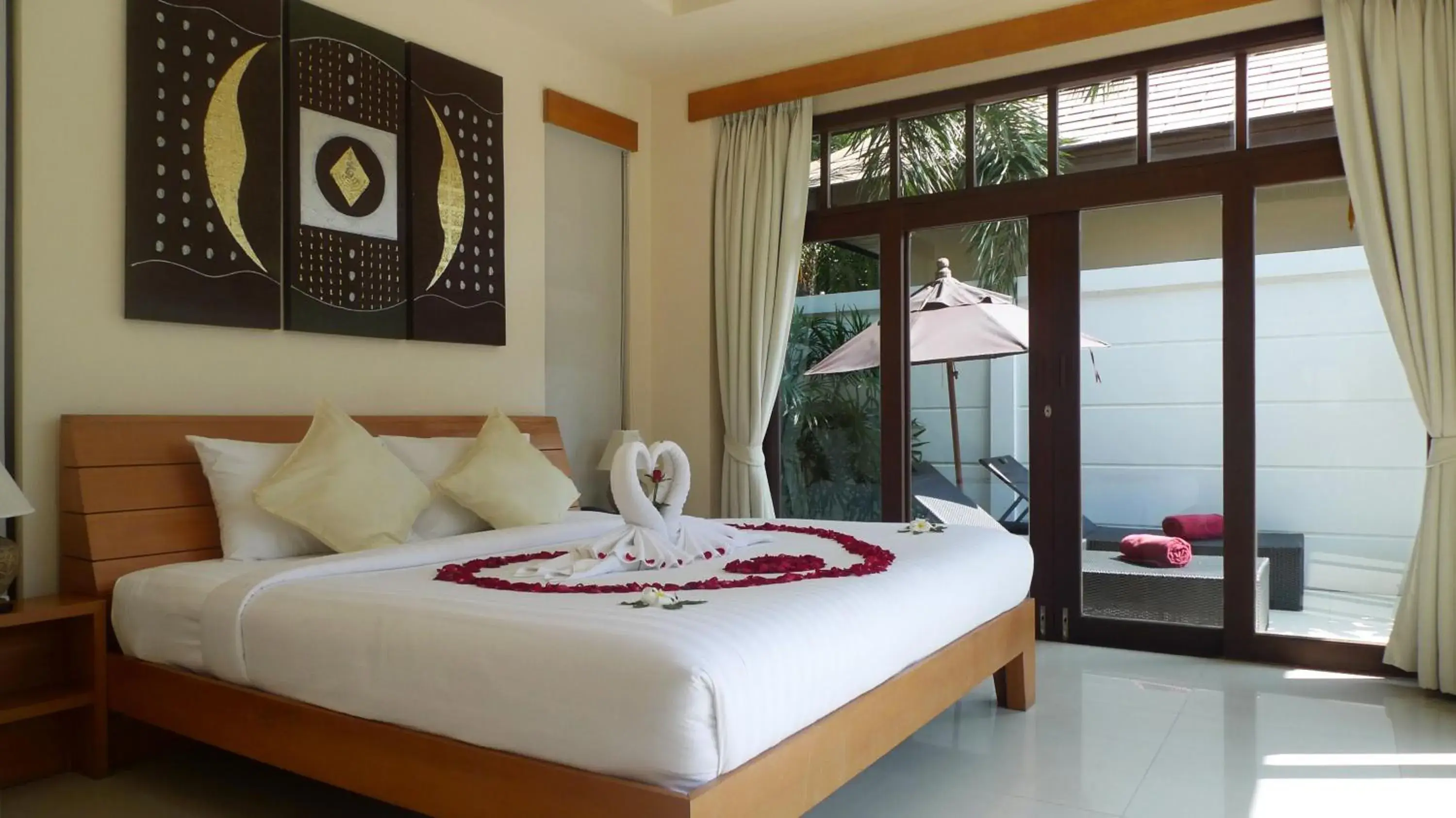 Bed in Samui Boat Lagoon