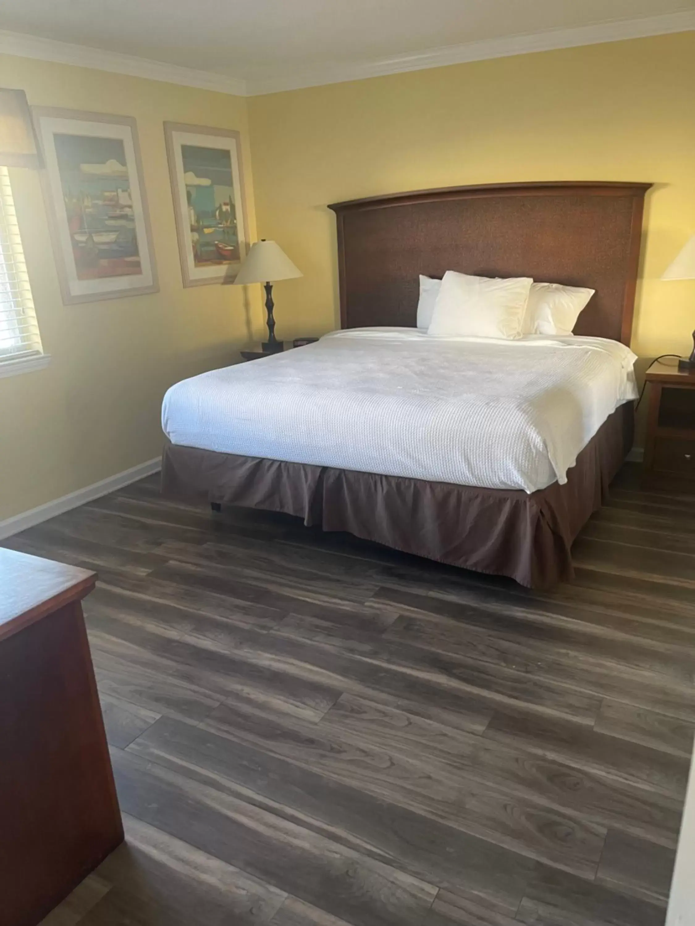 Bed in Club Destin Condos Bed in Club Destin Condos