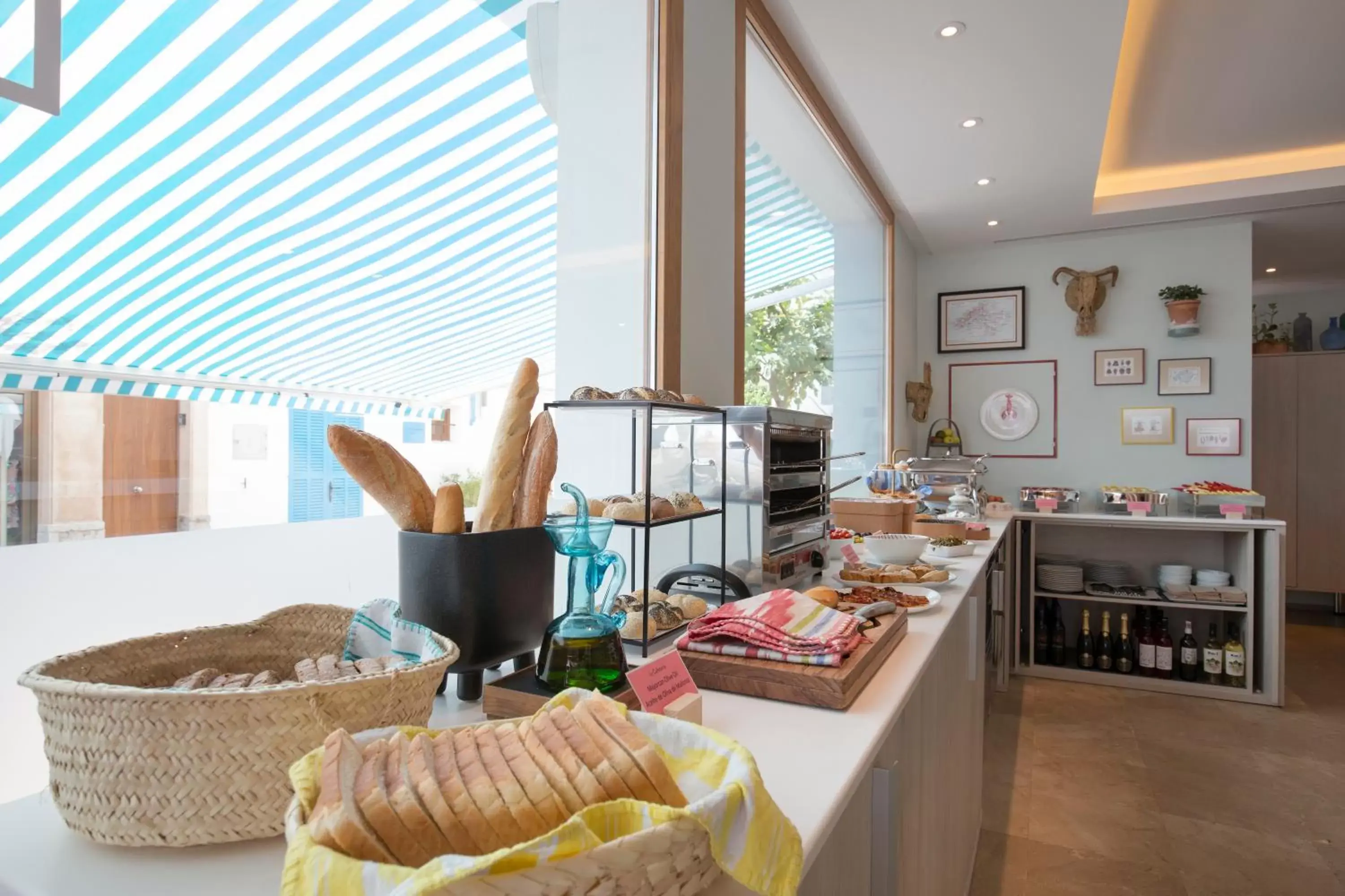 Buffet breakfast, Food in La Goleta Hotel de Mar - Adults Only