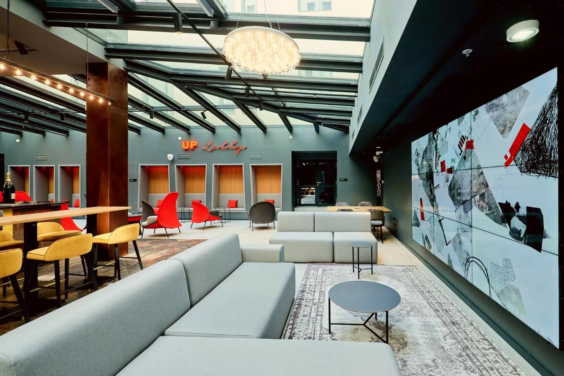 Restaurant/places to eat in Up Hotel Budapest