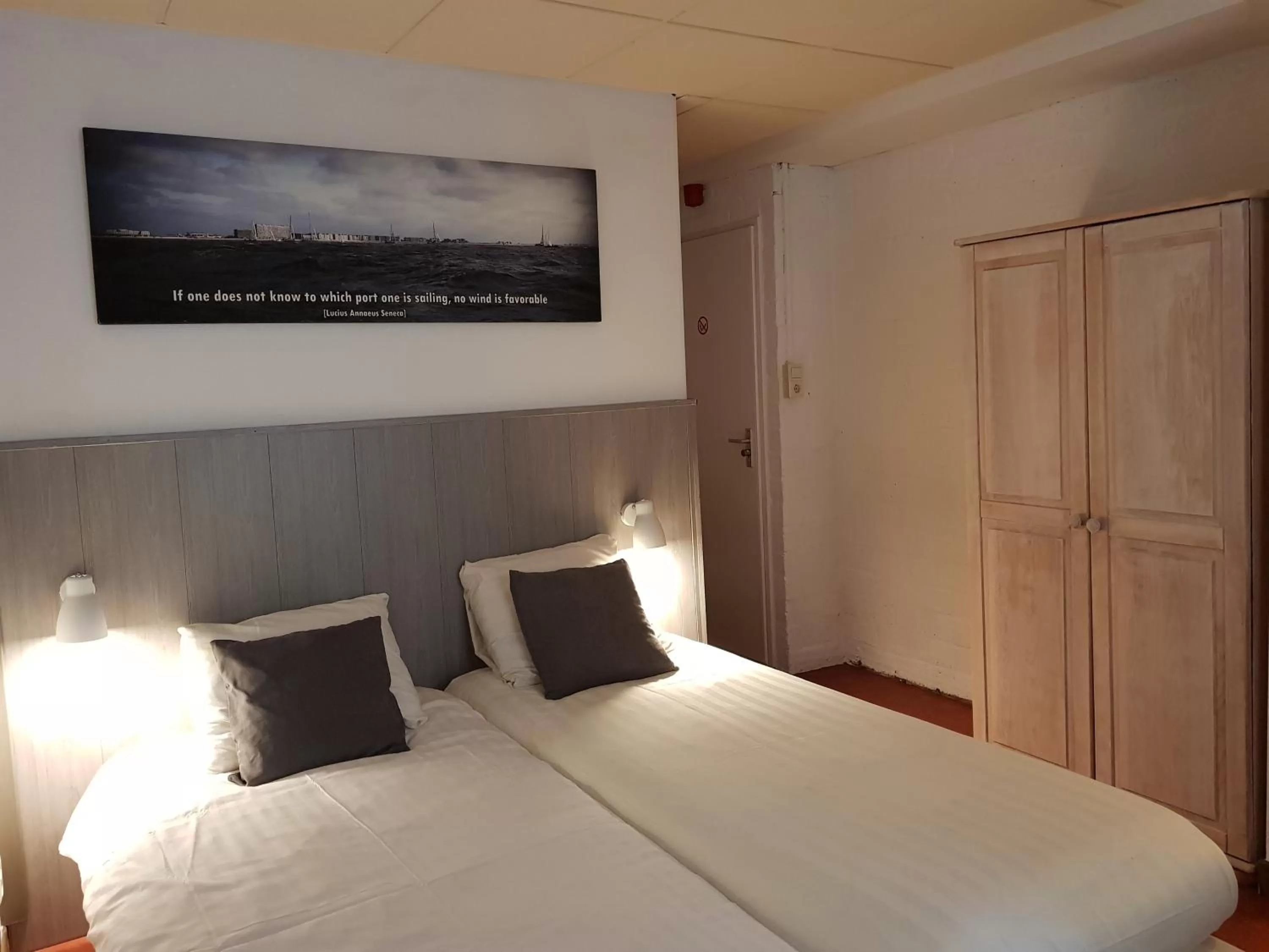 Bed in Hotel Le Provencal