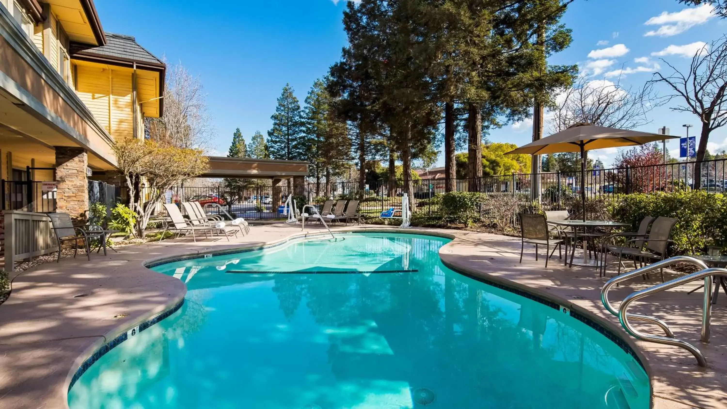 On site, Swimming Pool in Best Western John Muir Inn