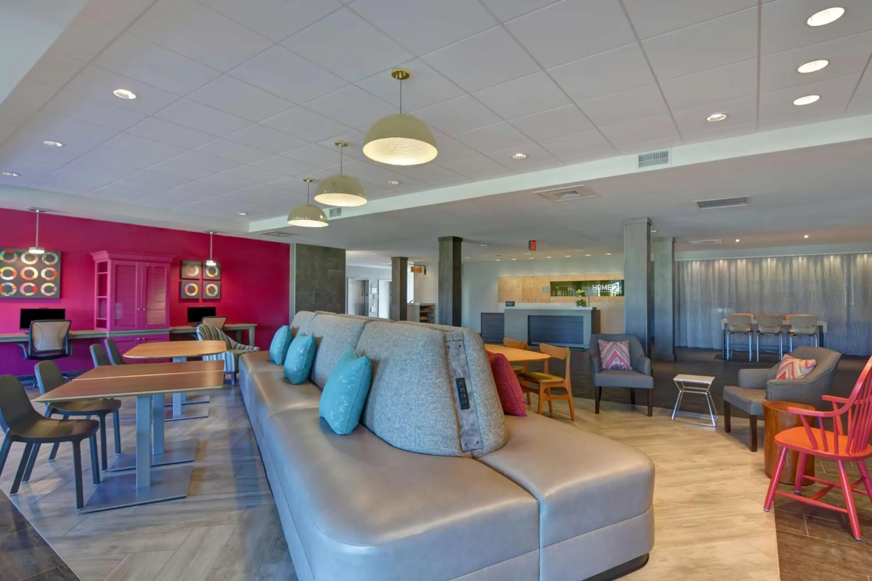 Business facilities, Lounge/Bar in Home2 Suites Williston Burlington, Vt