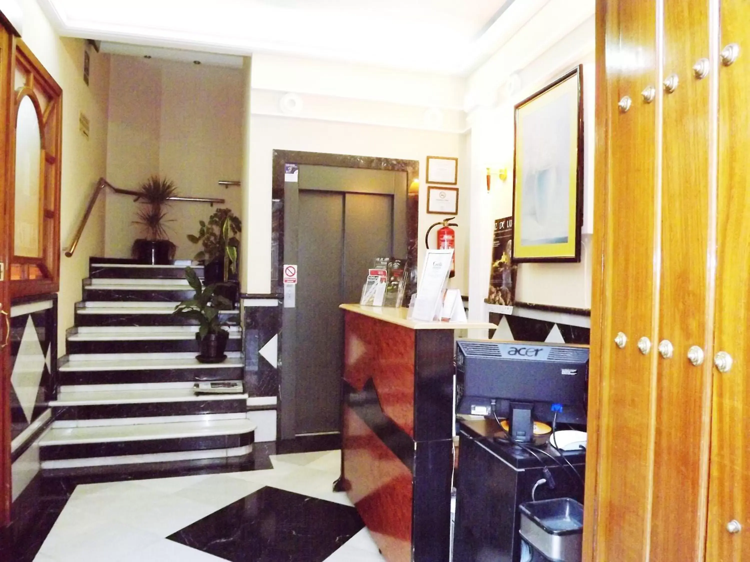 Lobby or reception in Hotel Castilla