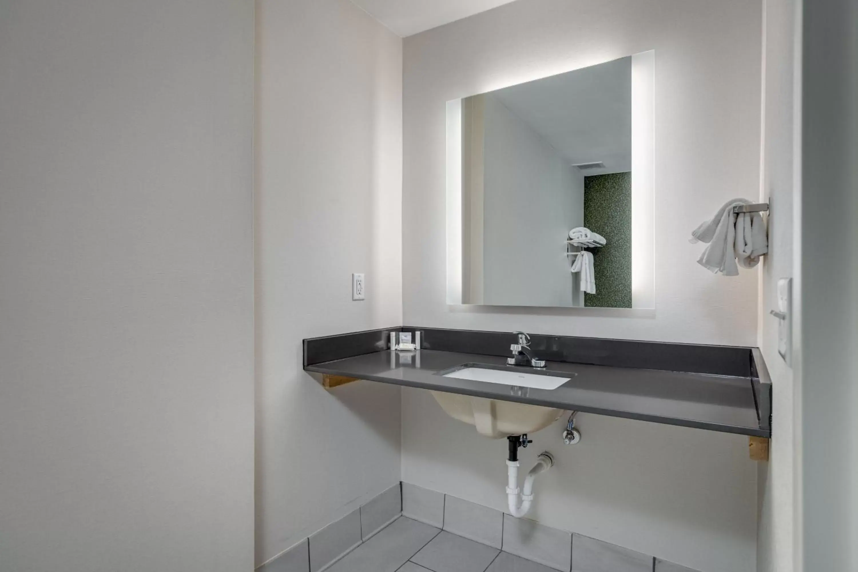 Bathroom in Fairfield Inn & Suites by Marriott Lawton