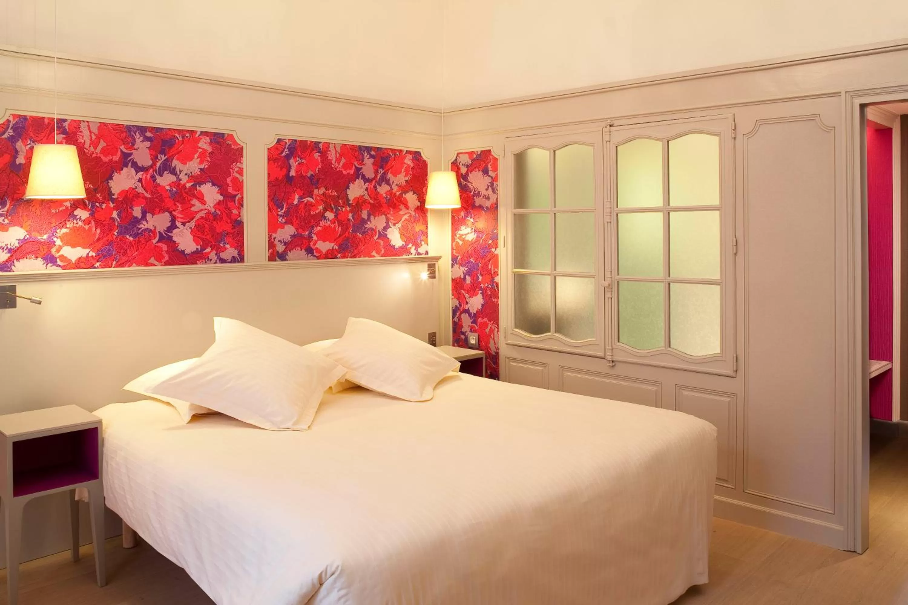 Bed in Hôtel & SPA Oceania L'Univers Tours