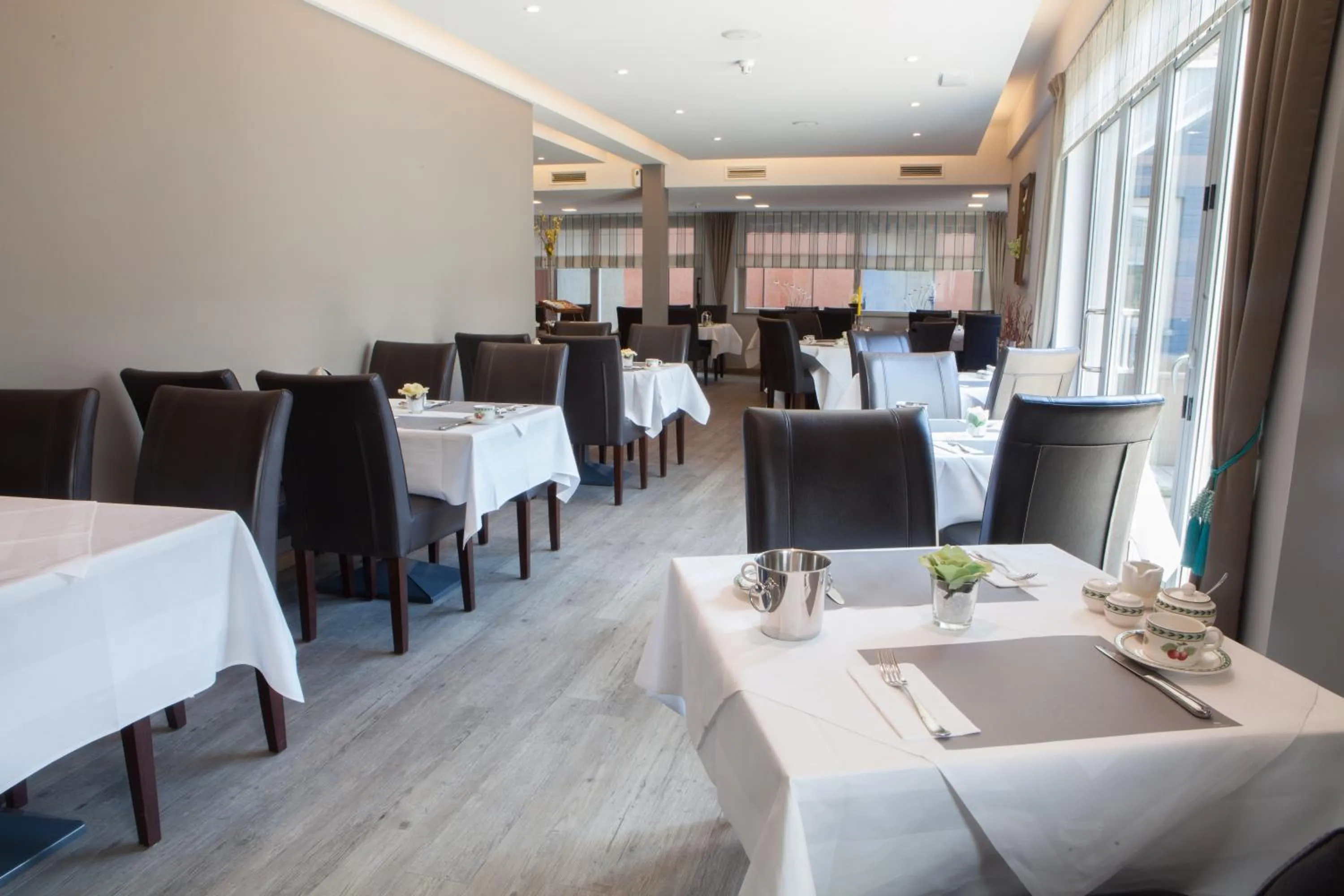 Restaurant/places to eat in Hotel Ambiotel