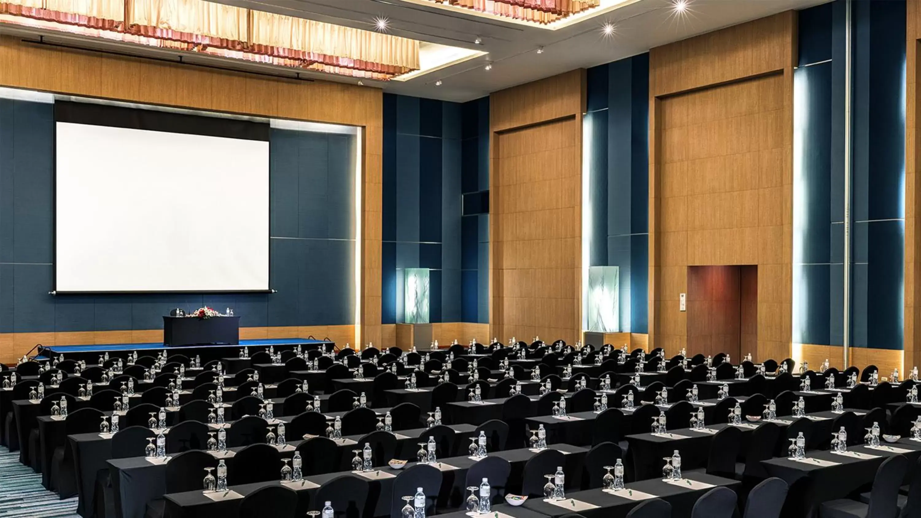 Banquet/Function facilities, Business Area/Conference Room in Holiday Inn Pattaya, an IHG Hotel