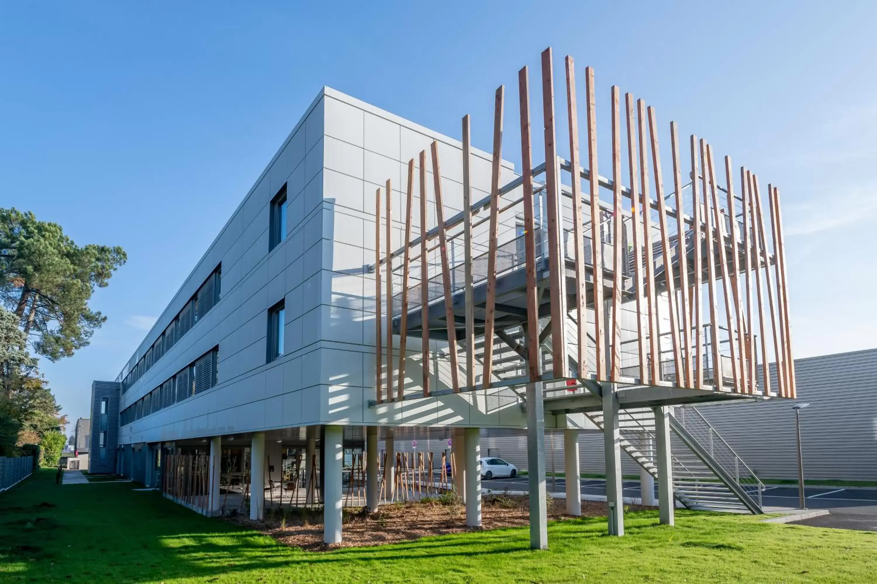 Facade/entrance, Property Building in B&B HOTEL Bordeaux Langon