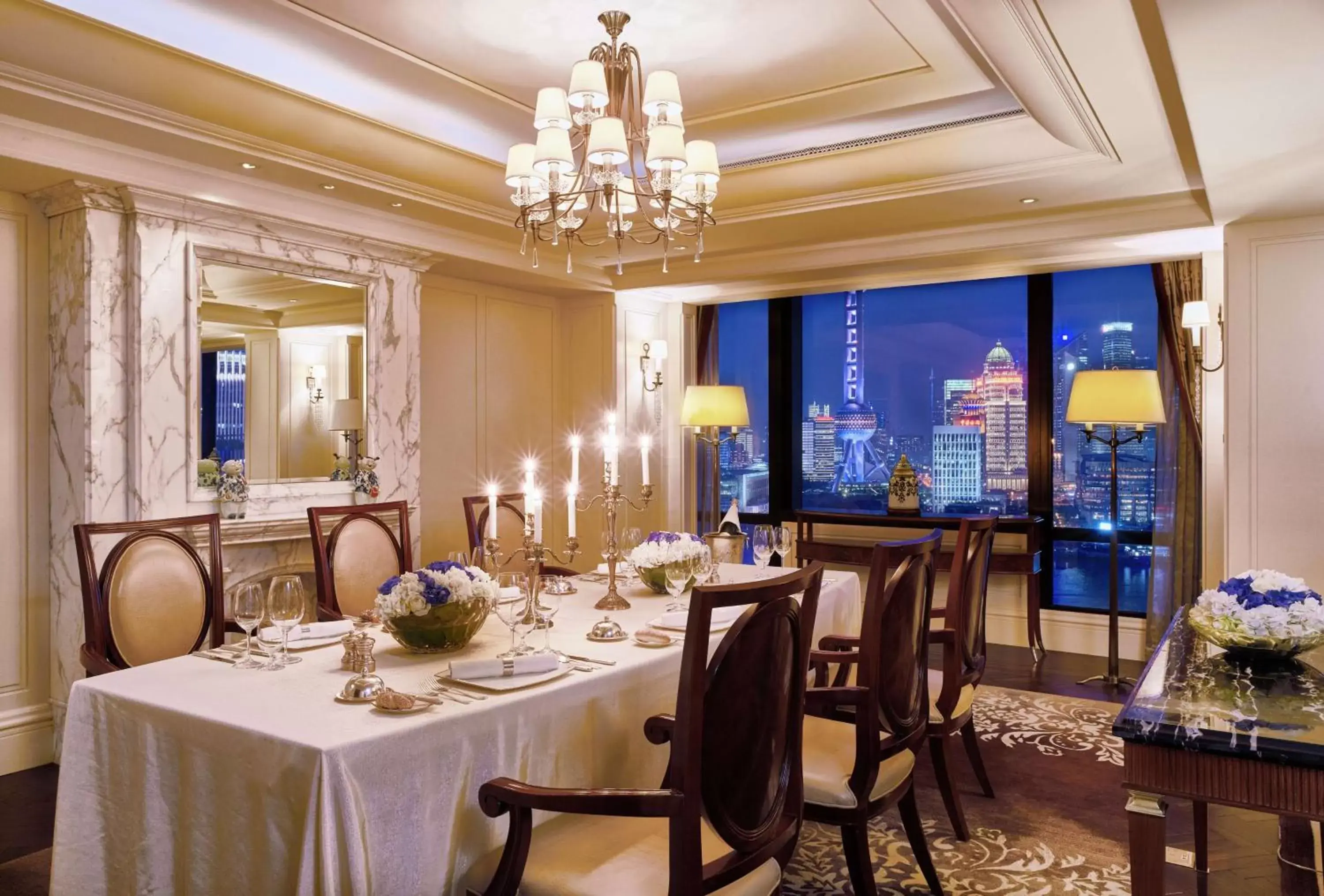 Photo of the whole room, Restaurant/Places to Eat in Waldorf Astoria Shanghai on the Bund