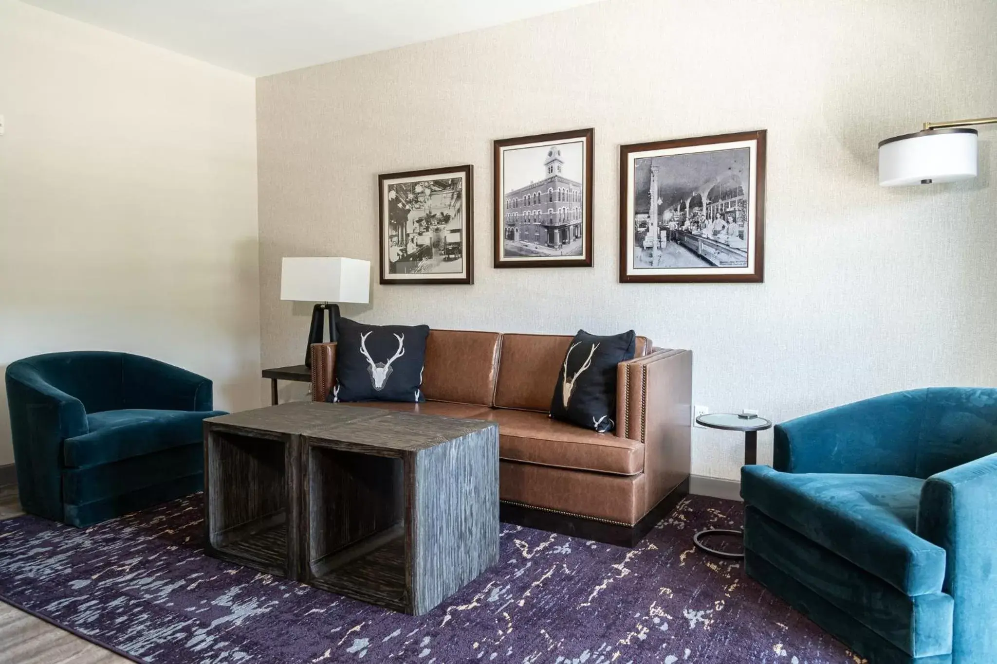 Photo of the whole room, Seating Area in Holiday Inn Resort Deadwood Mountain Grand, an IHG Hotel