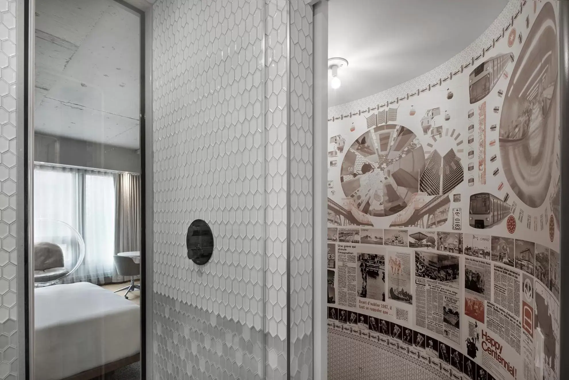 Bedroom, Bathroom in Hôtel Le Germain Montréal