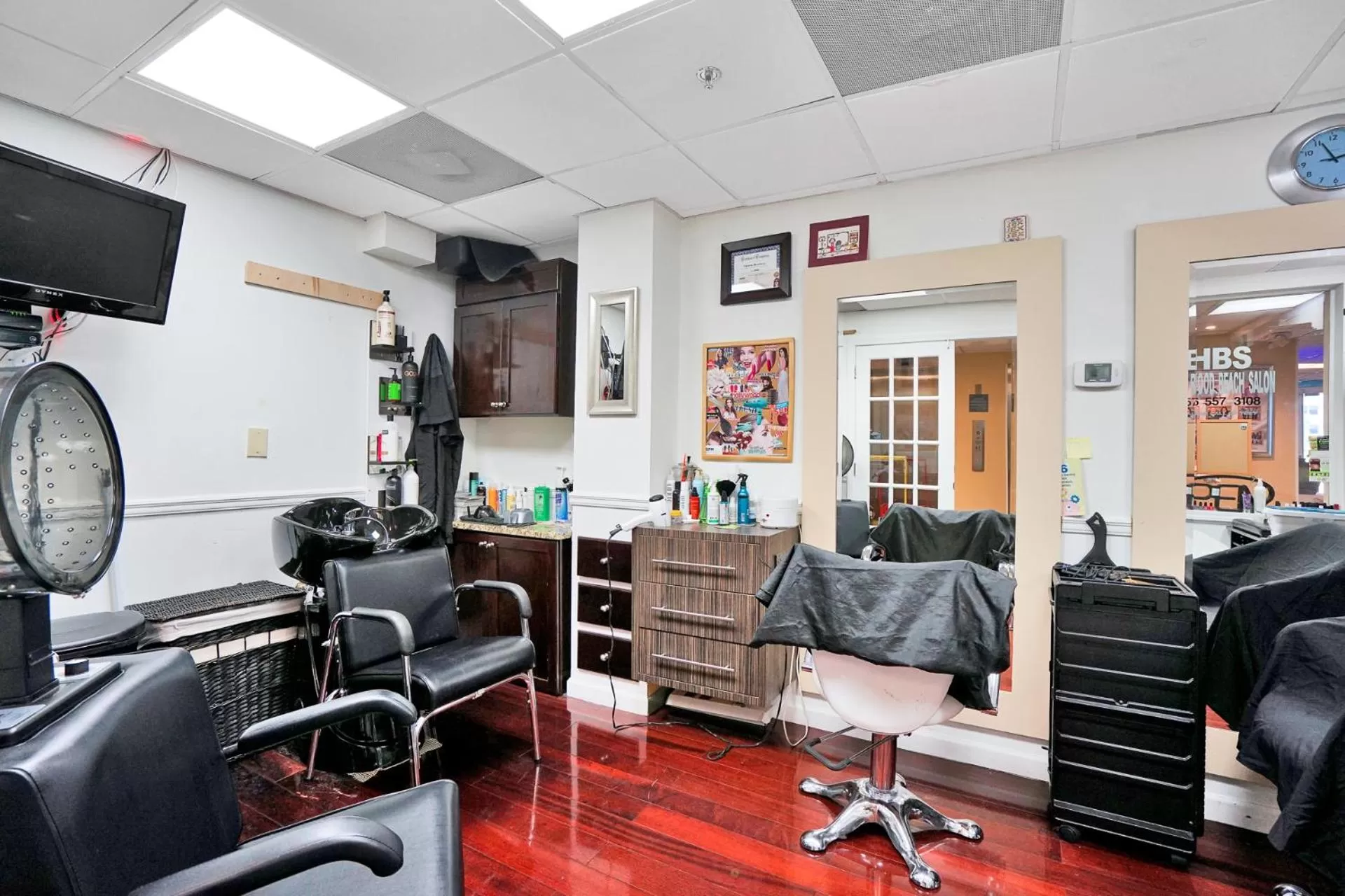 hair dresser in Hollywood Beach Tower