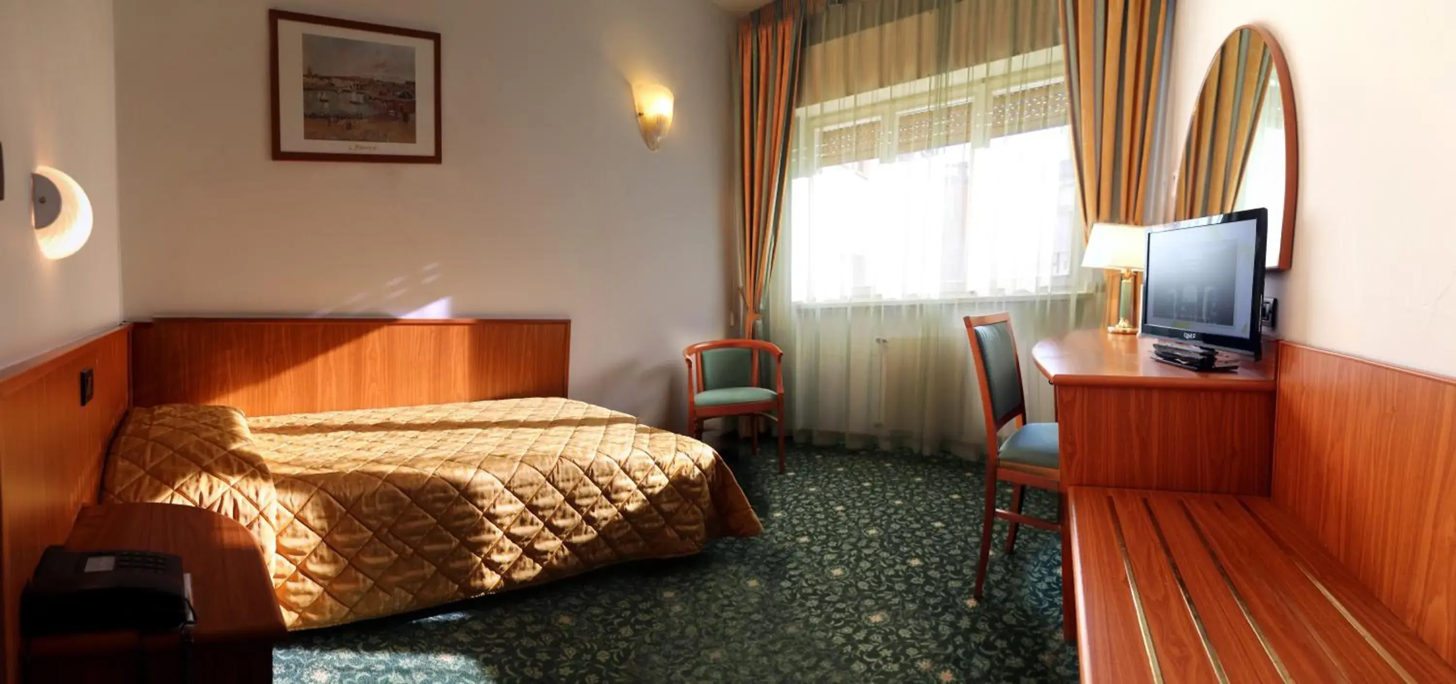 Bed in Hotel Cristallo