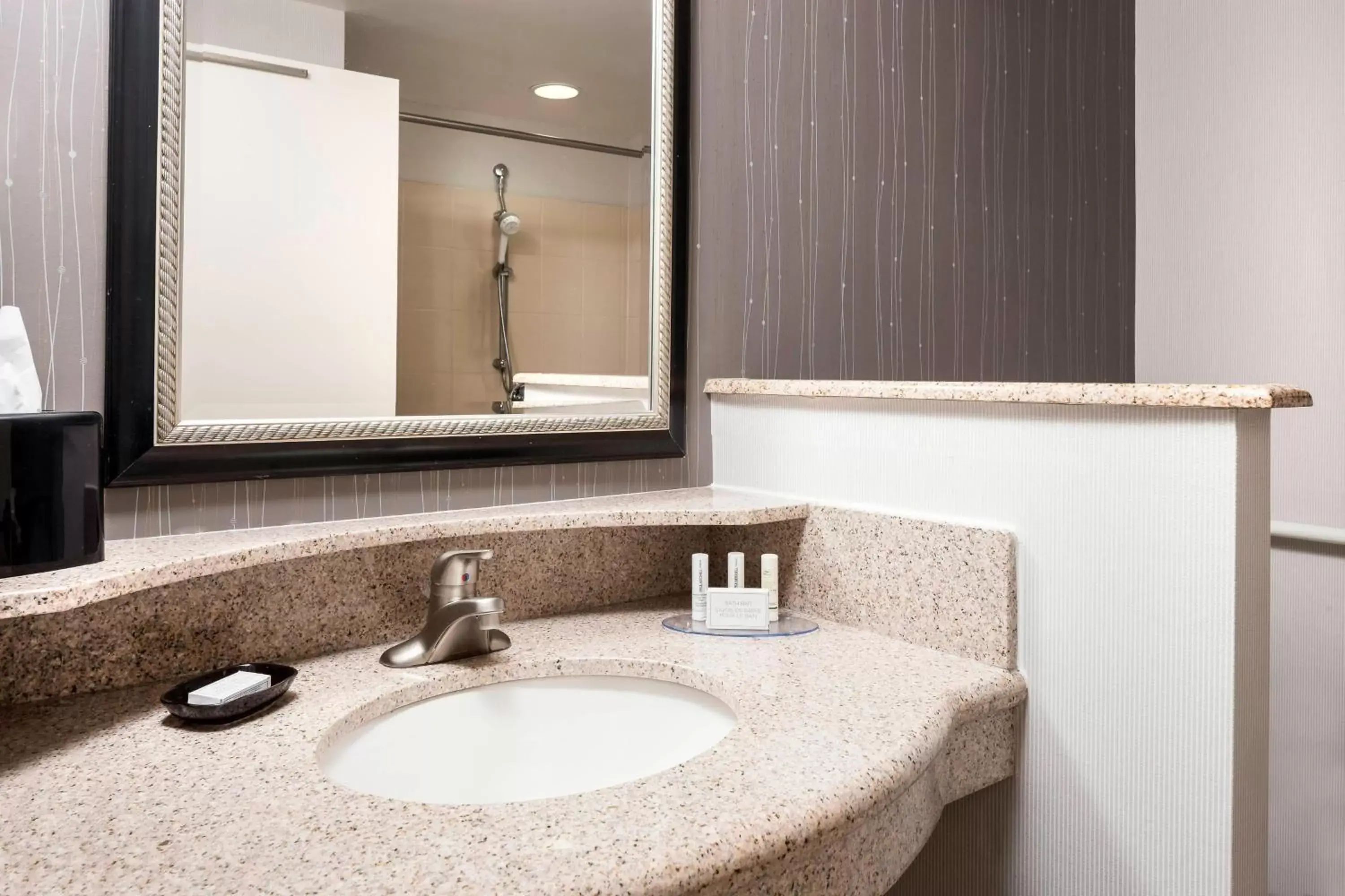 Bathroom in Courtyard by Marriott Columbia