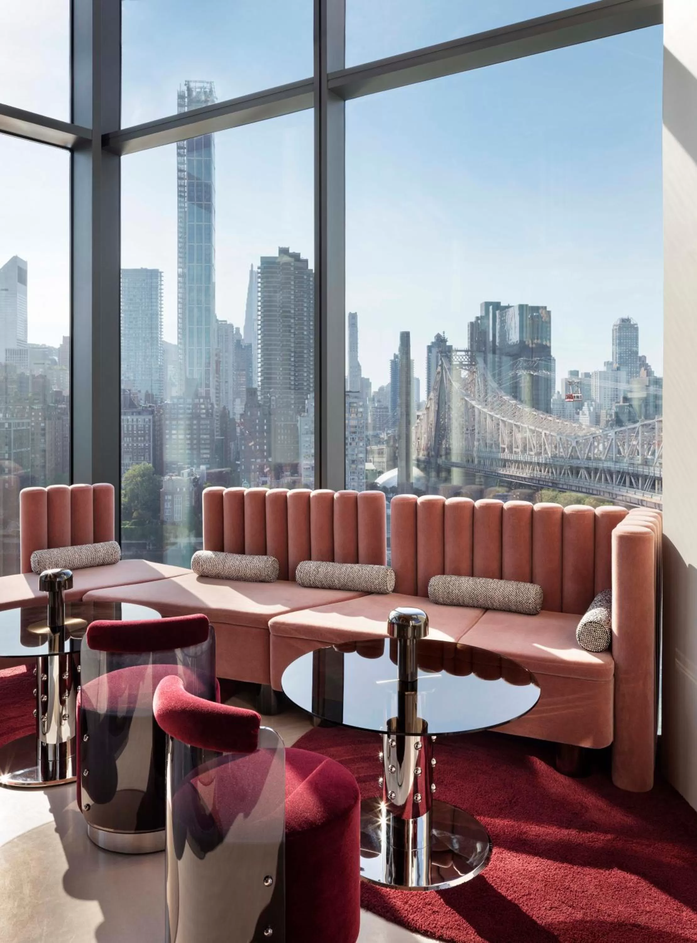 Lounge or bar in Graduate by Hilton New York