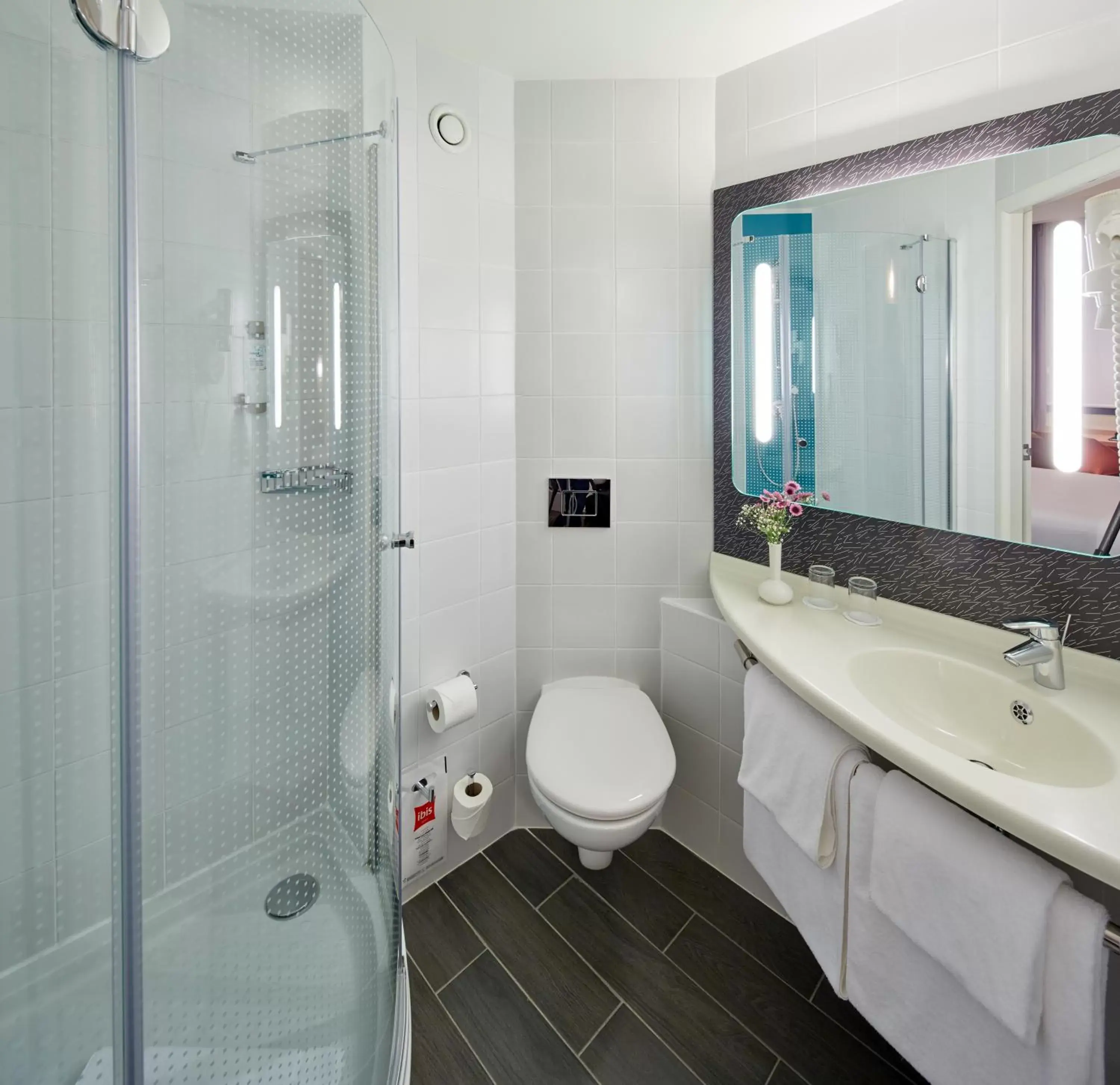 Shower, Bathroom in ibis Ankara Airport Hotel