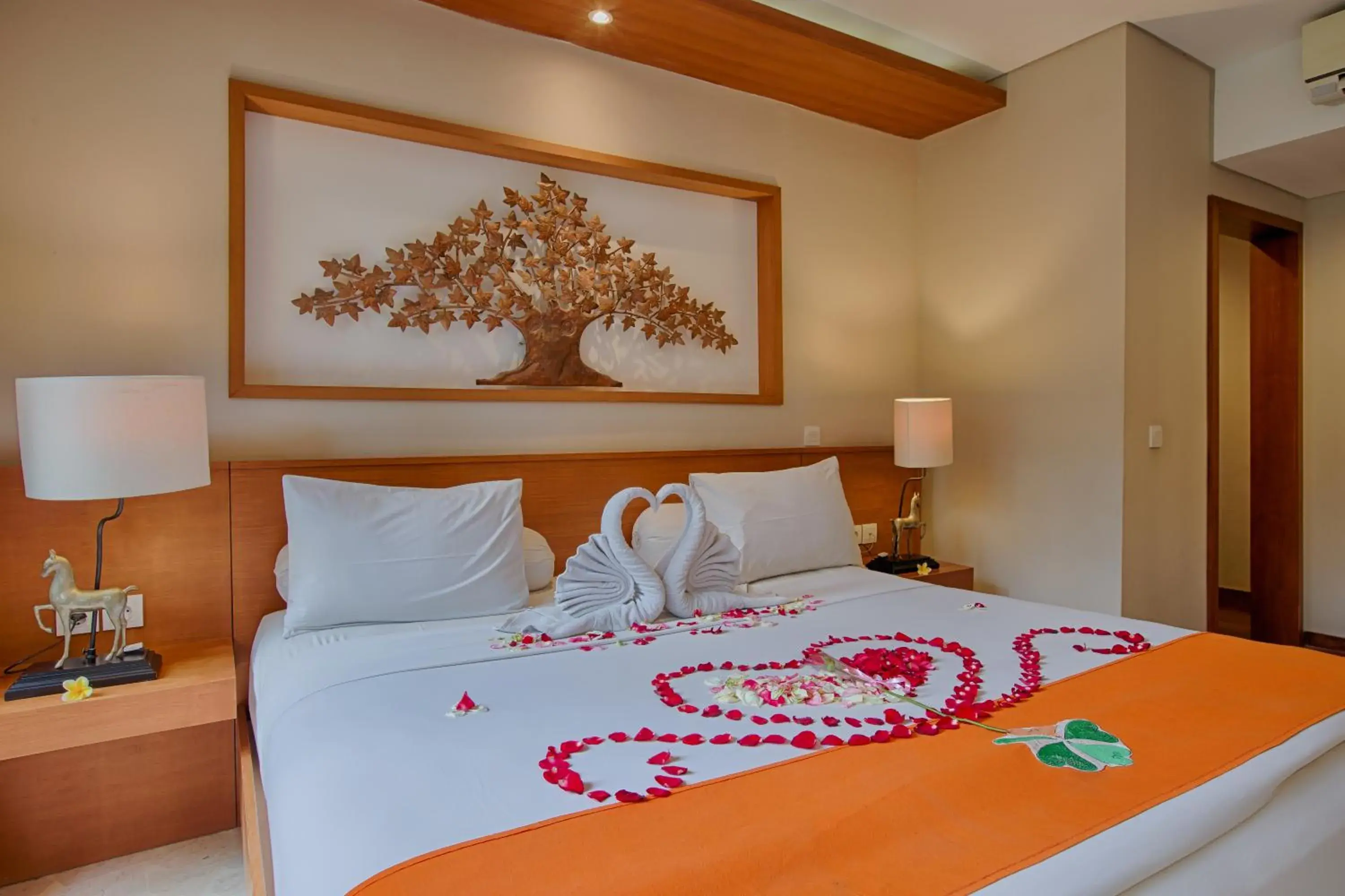 Photo of the whole room, Bed in Anahata Villas and Spa Resort