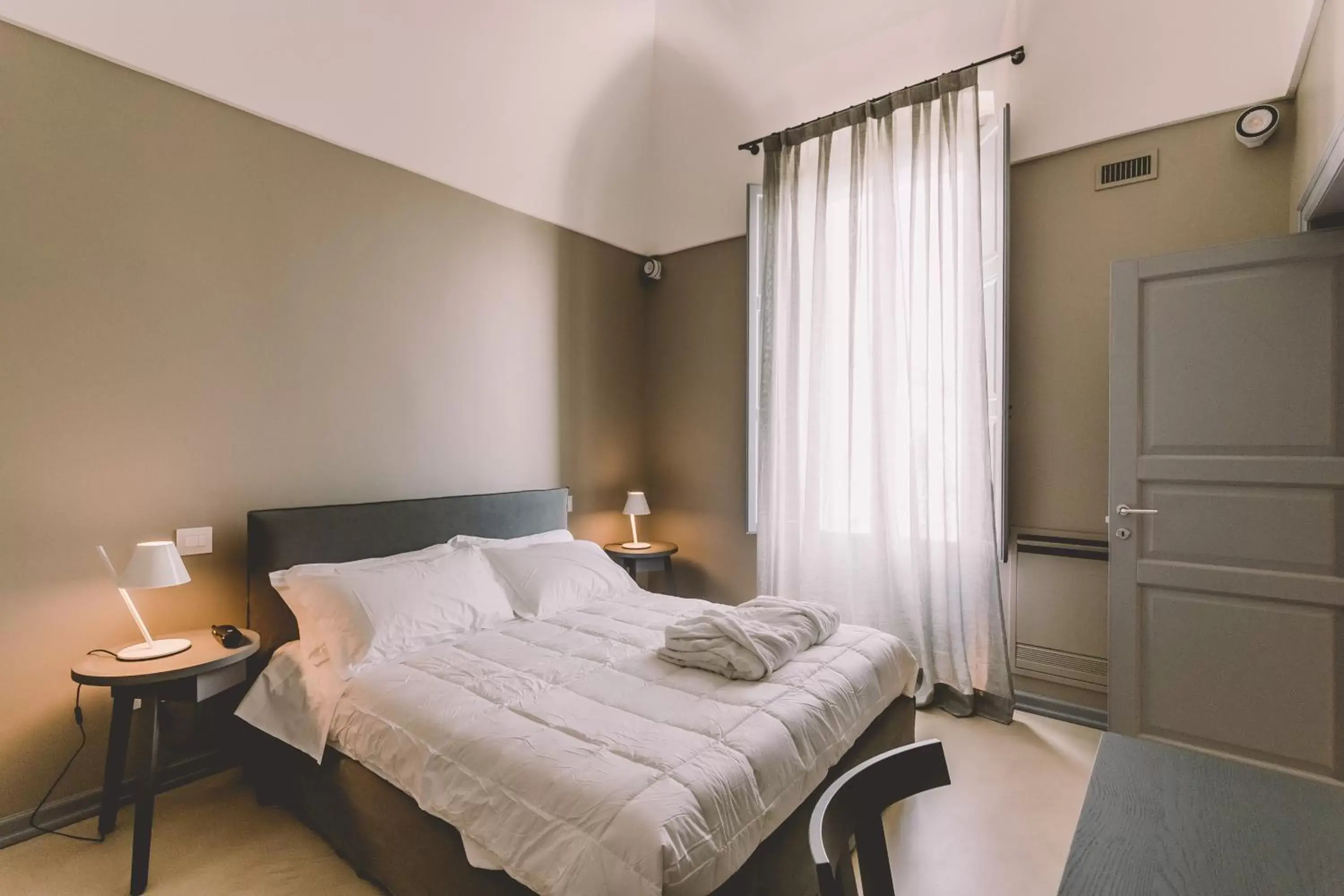 Bed, Room Photo in Cinquevite