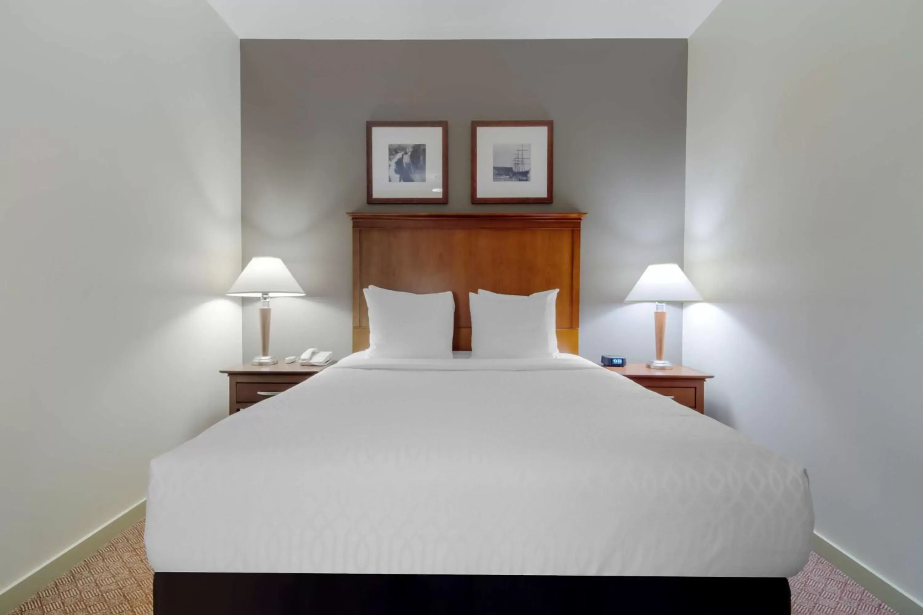 Bedroom, Bed in Best Western PLUS Chemainus Inn Bedroom, Bed in Best Western PLUS Chemainus Inn
