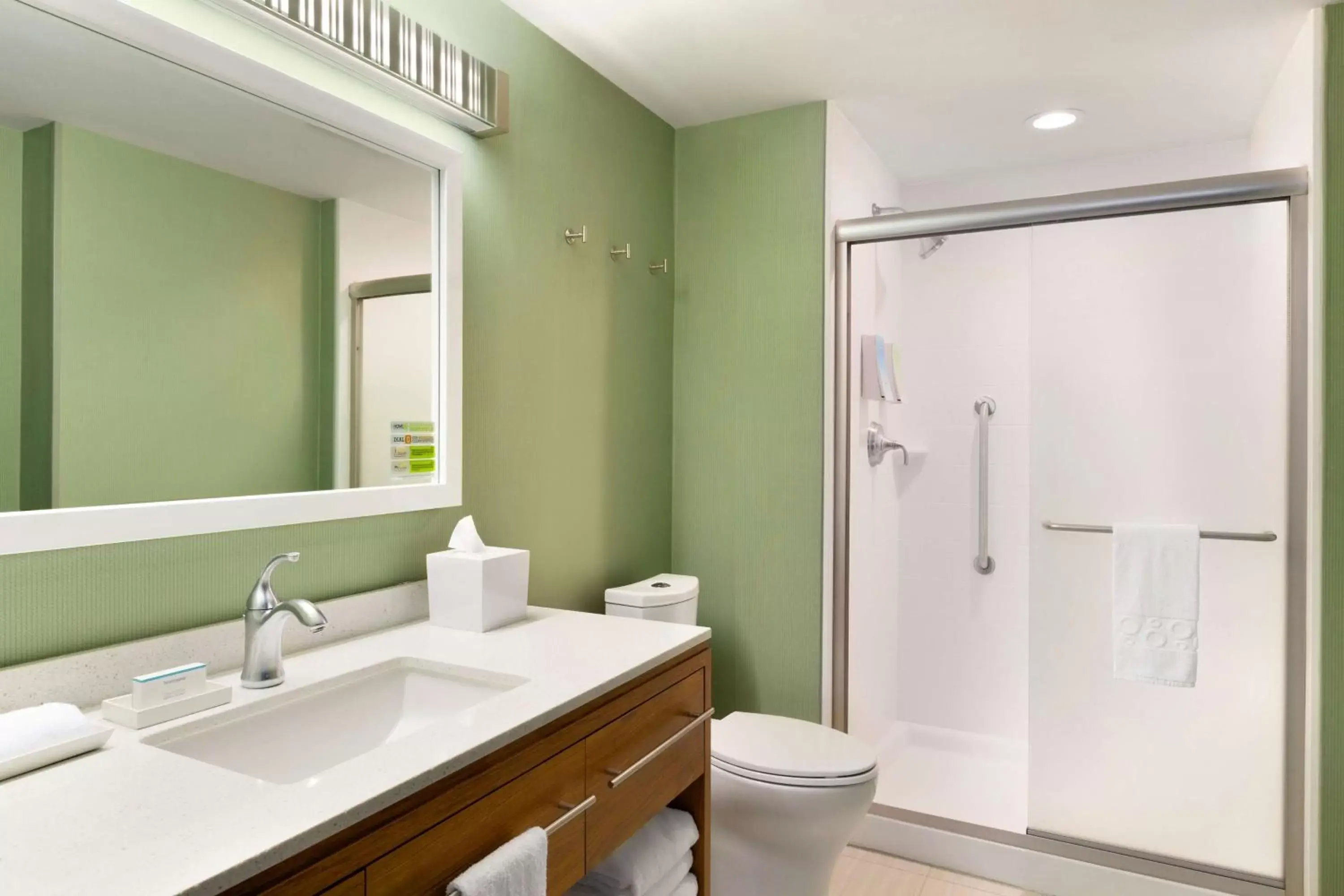 Bathroom in Home2 Suites By Hilton Hasbrouck Heights