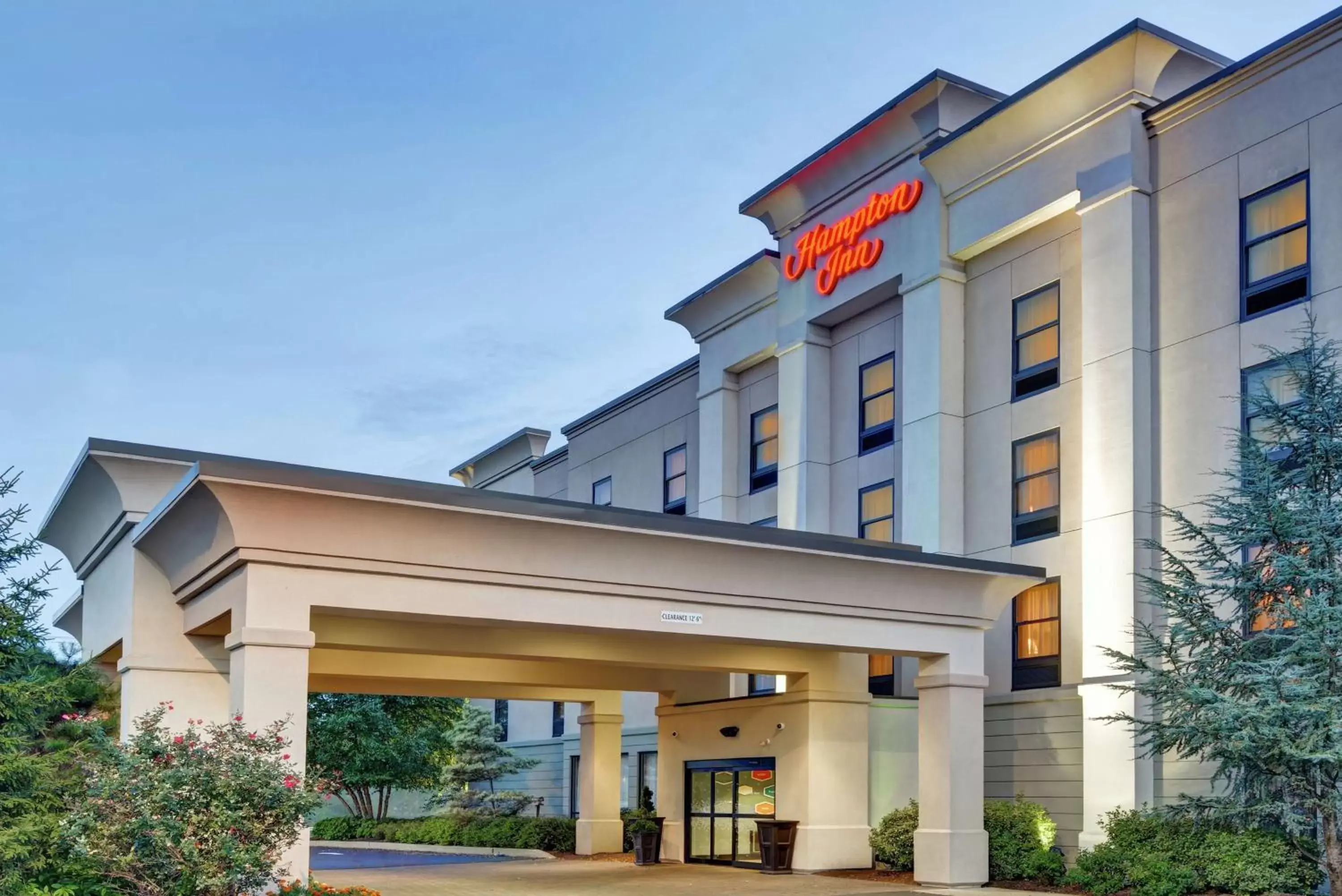 Property building in Hampton Inn Lewisburg Property building in Hampton Inn Lewisburg