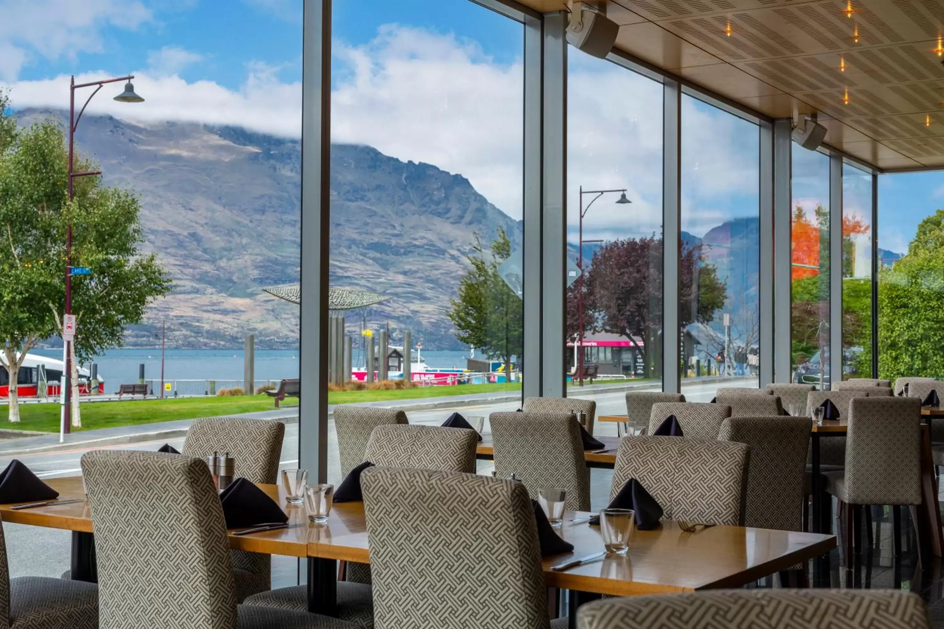 Breakfast, Restaurant/Places to Eat in Crowne Plaza Queenstown, an IHG Hotel